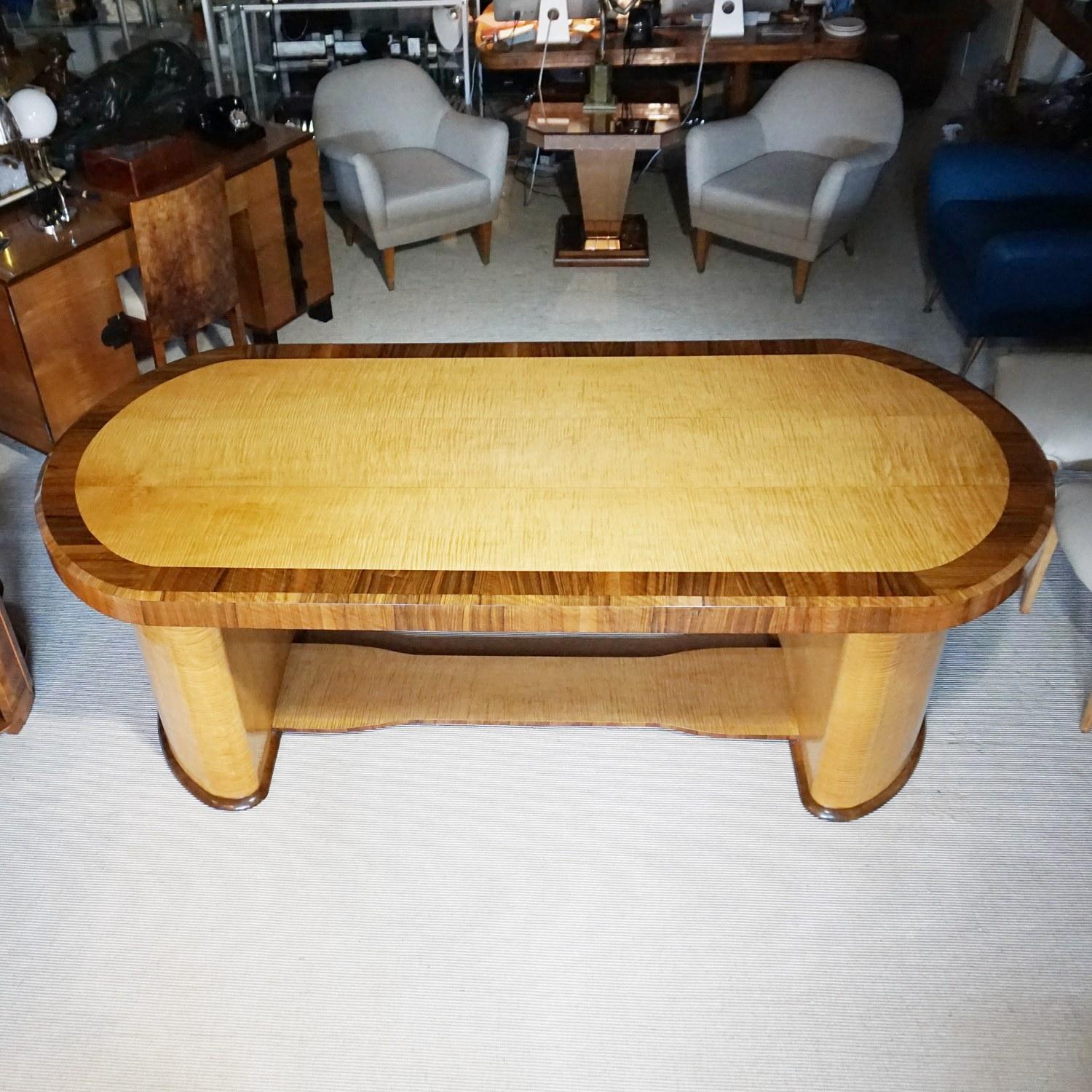 Art Deco Satin Birch and Walnut Dining/Centre Table English, circa 1935 2