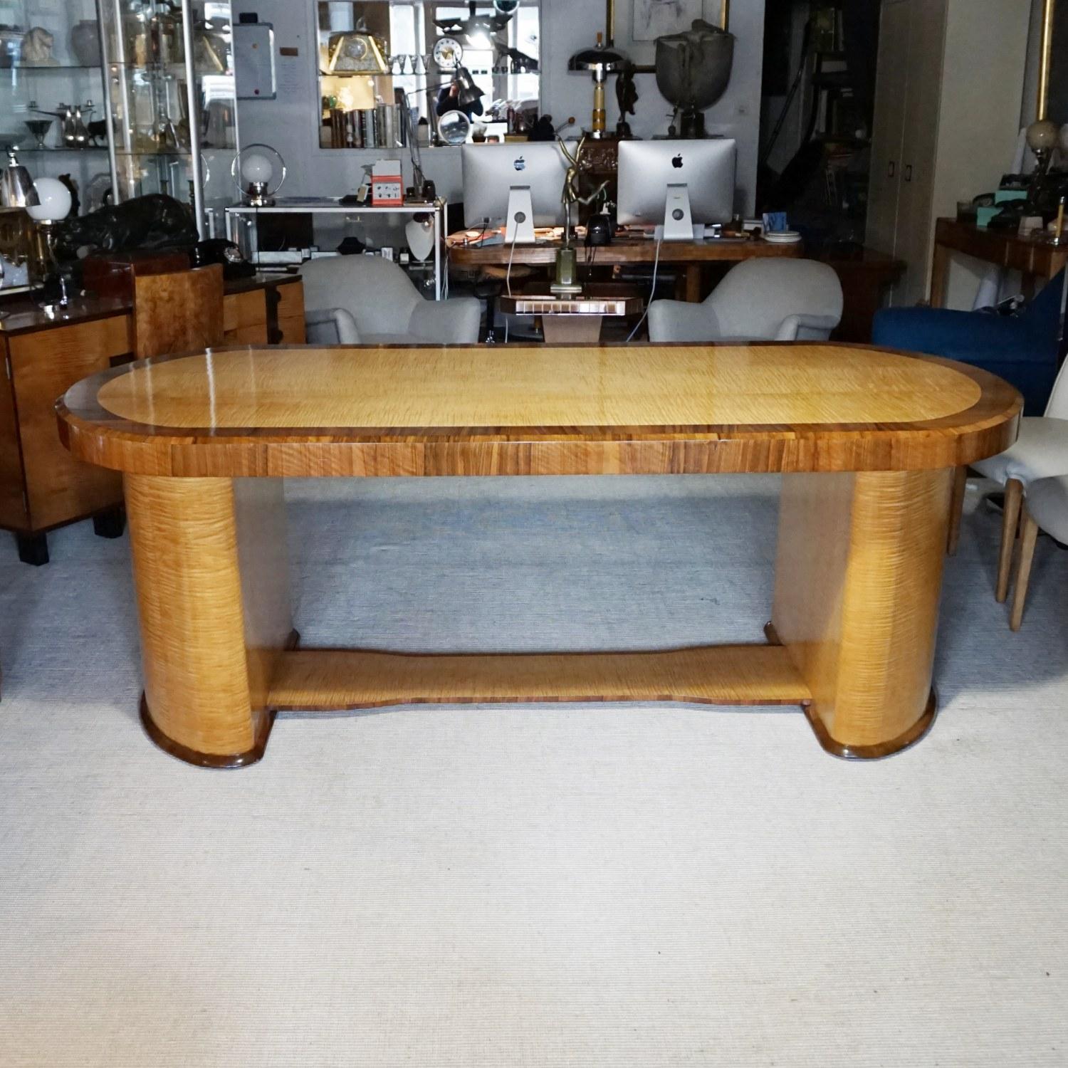 Art Deco Satin Birch and Walnut Dining/Centre Table English, circa 1935 3