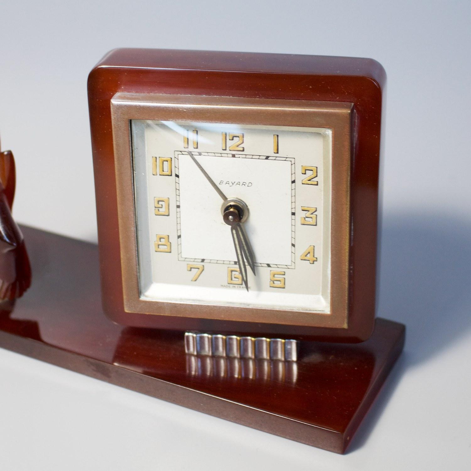 Art Deco Scottie Dog Desk Clock by Bayard Amber Bakelite French, circa 1930 In Excellent Condition In Forest Row, East Sussex