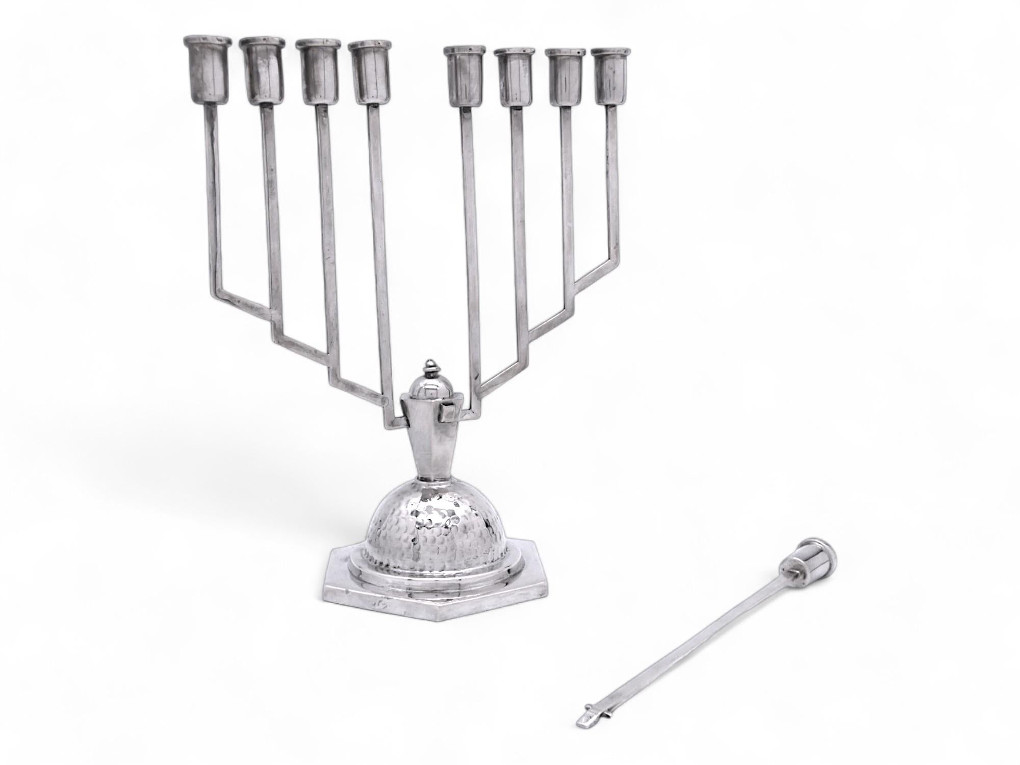 Austriaco Menorah di Hanukkah in argento Art Deco, Austria CIRCA 1920 in vendita
