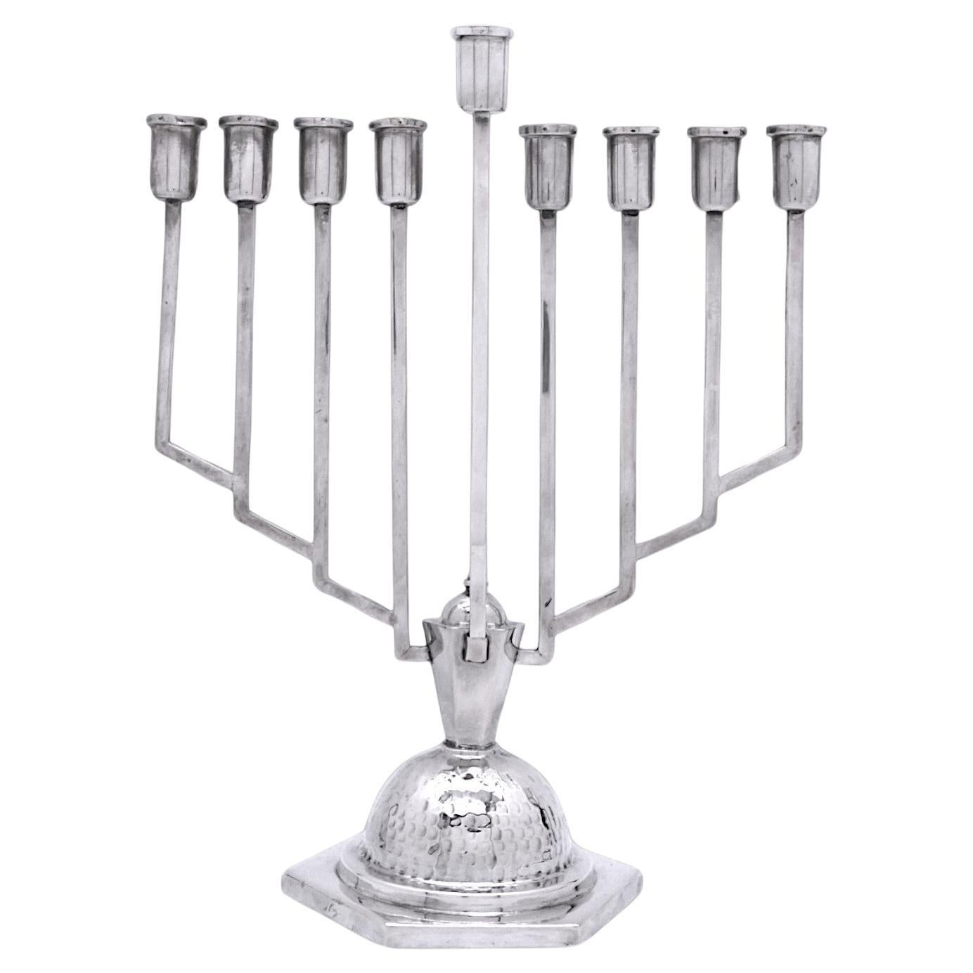 Menorah de Hanukkah de plata Art Decó, Austria Circa 1920