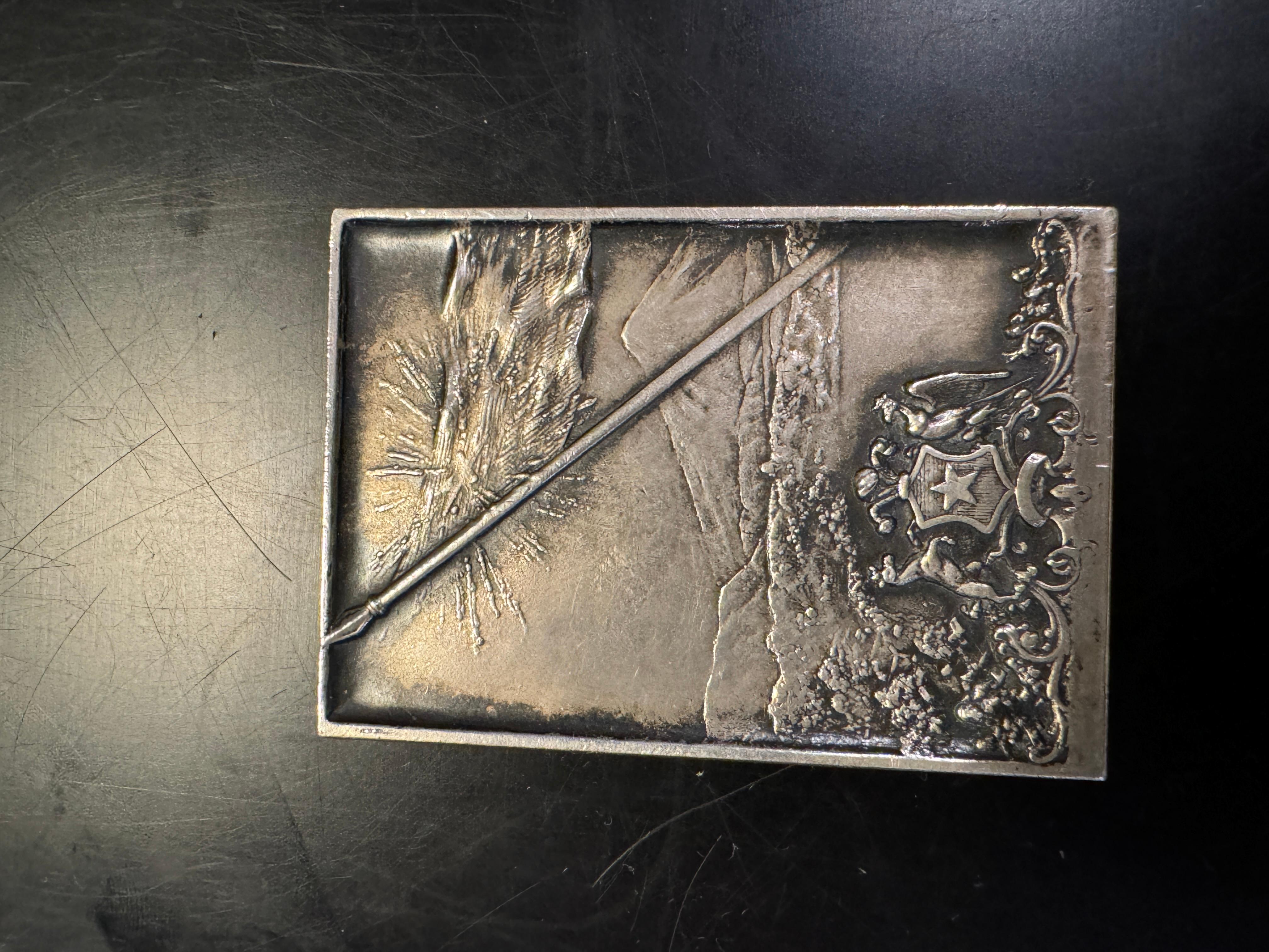 Francese Una placca d'argento Art Deco di René Lalique in vendita