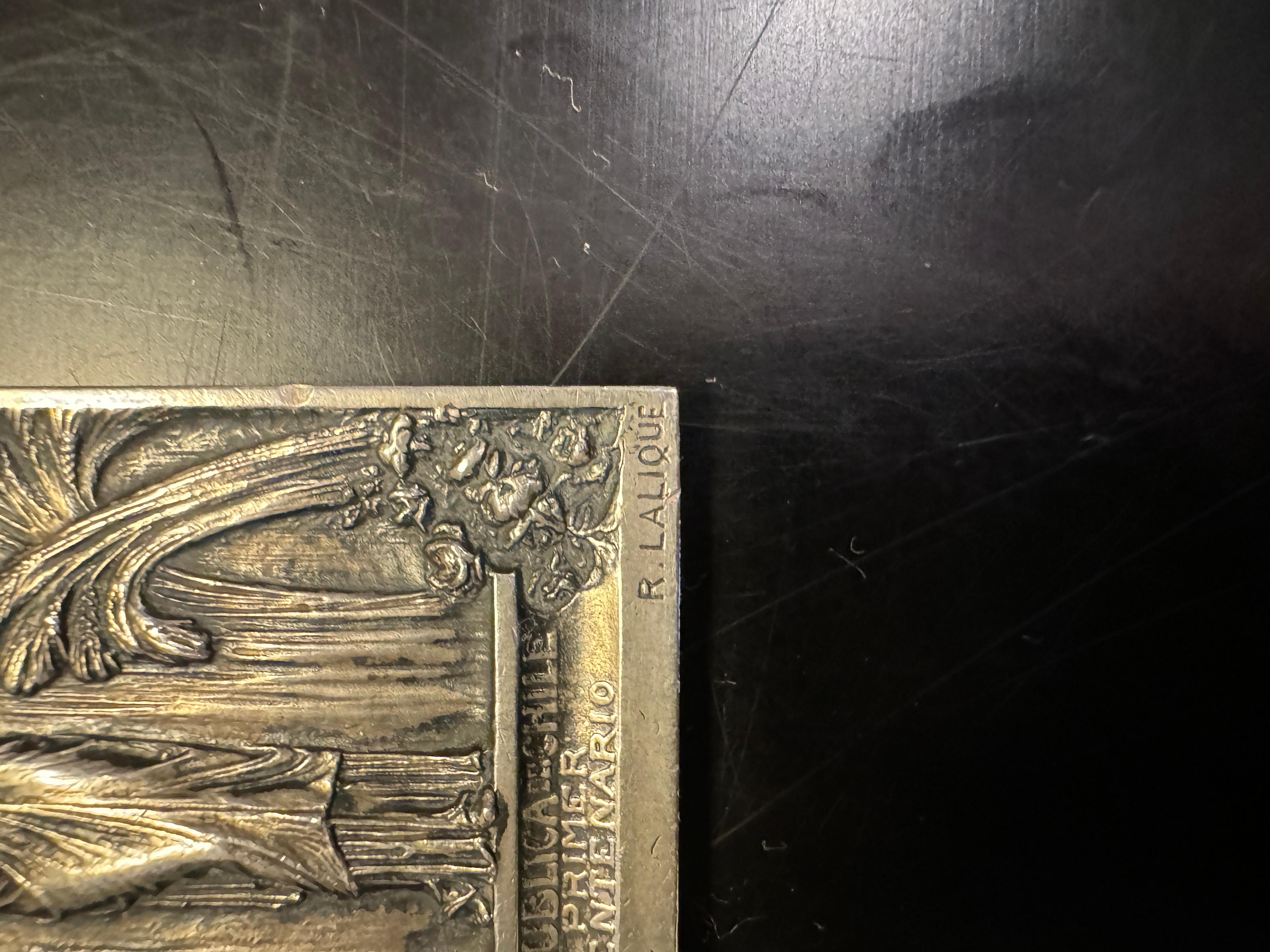 XX secolo Una placca d'argento Art Deco di René Lalique in vendita
