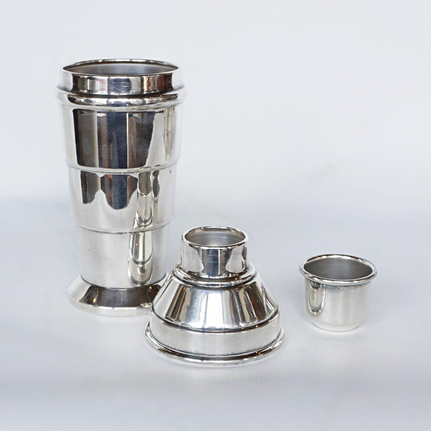 English rt Deco Silver Plated Cocktail Shaker and Six Beakers, Circa 1935