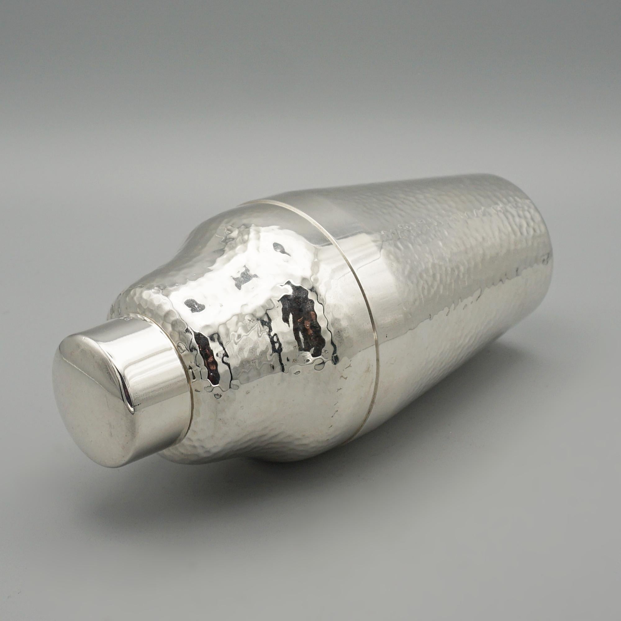 German An Art Deco silver plated cocktail shaker by Carl Deffner of Esslingen silver