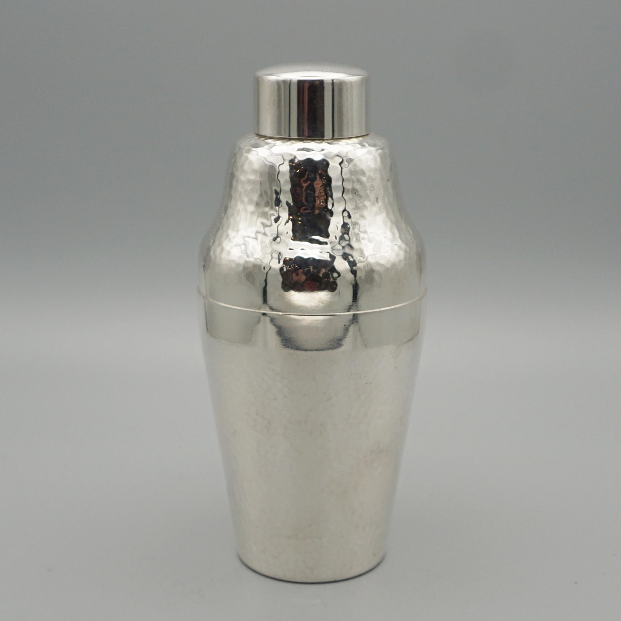 Mid-20th Century An Art Deco silver plated cocktail shaker by Carl Deffner of Esslingen silver