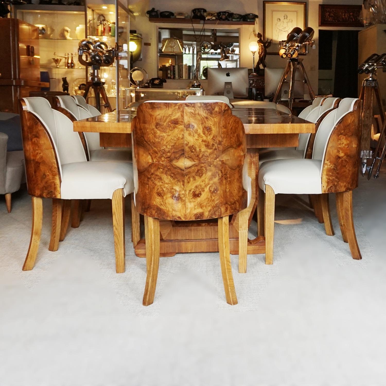 Art Deco Six-Eight Seater Dining Suite English, Circa 1930 In Good Condition In Forest Row, East Sussex