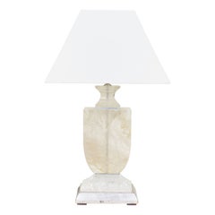 Una lámpara de cristal de roca de estilo Art Déco