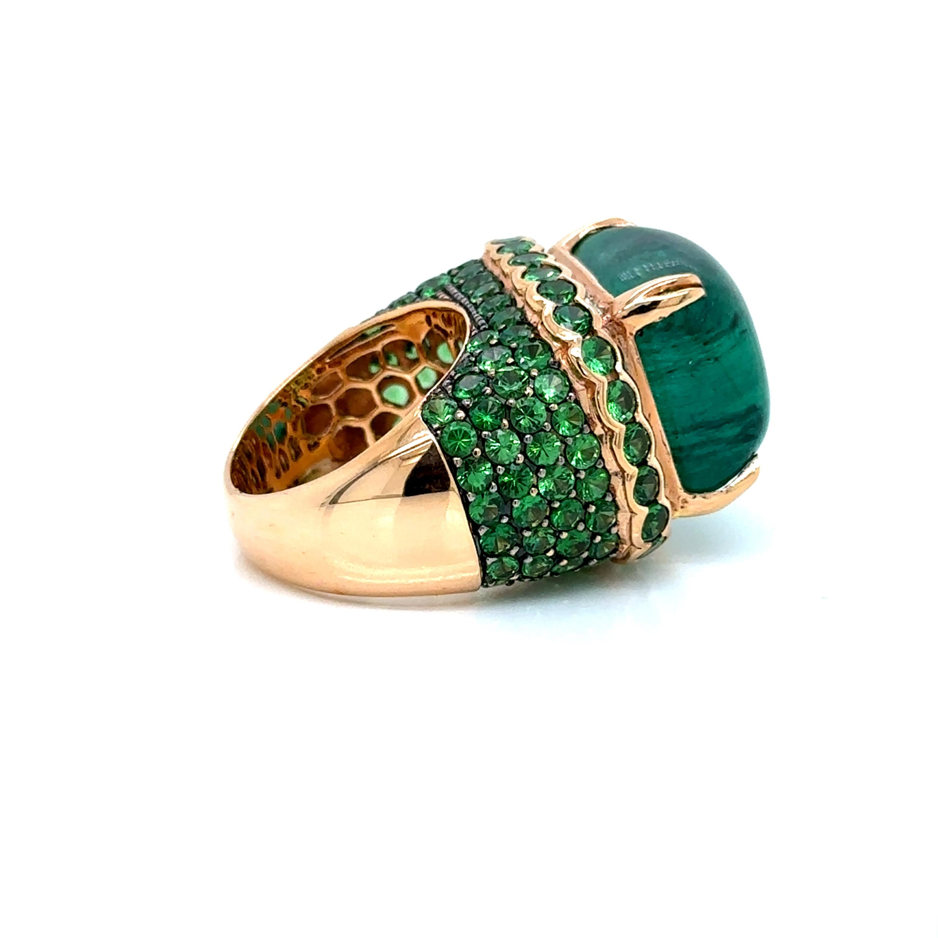 Bague Art Déco en émeraude Sugarloaf de 28,18 carats, certifiée par Guild Pour femmes en vente