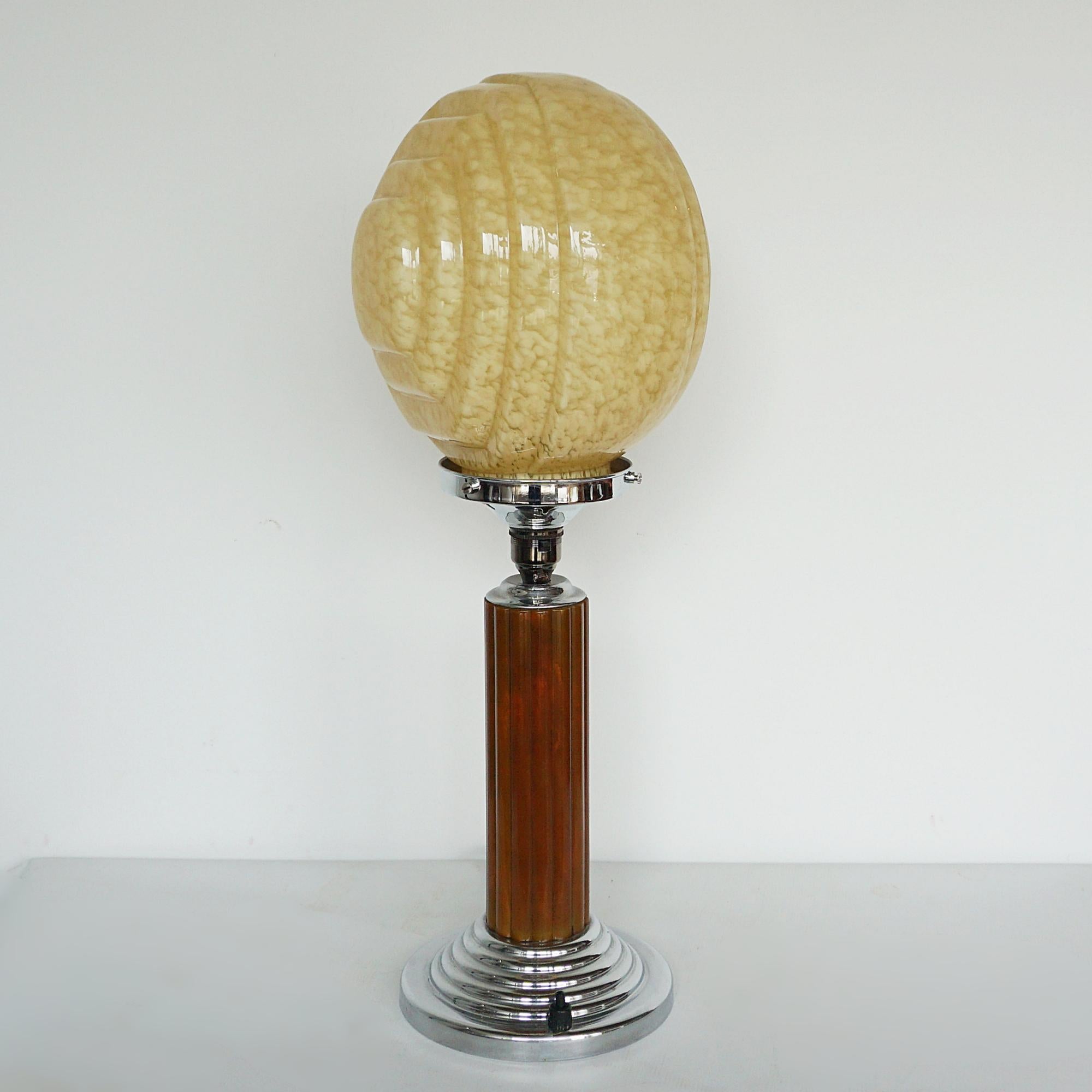 English An Art Deco Table Lamp with Large Glass Shade For Sale