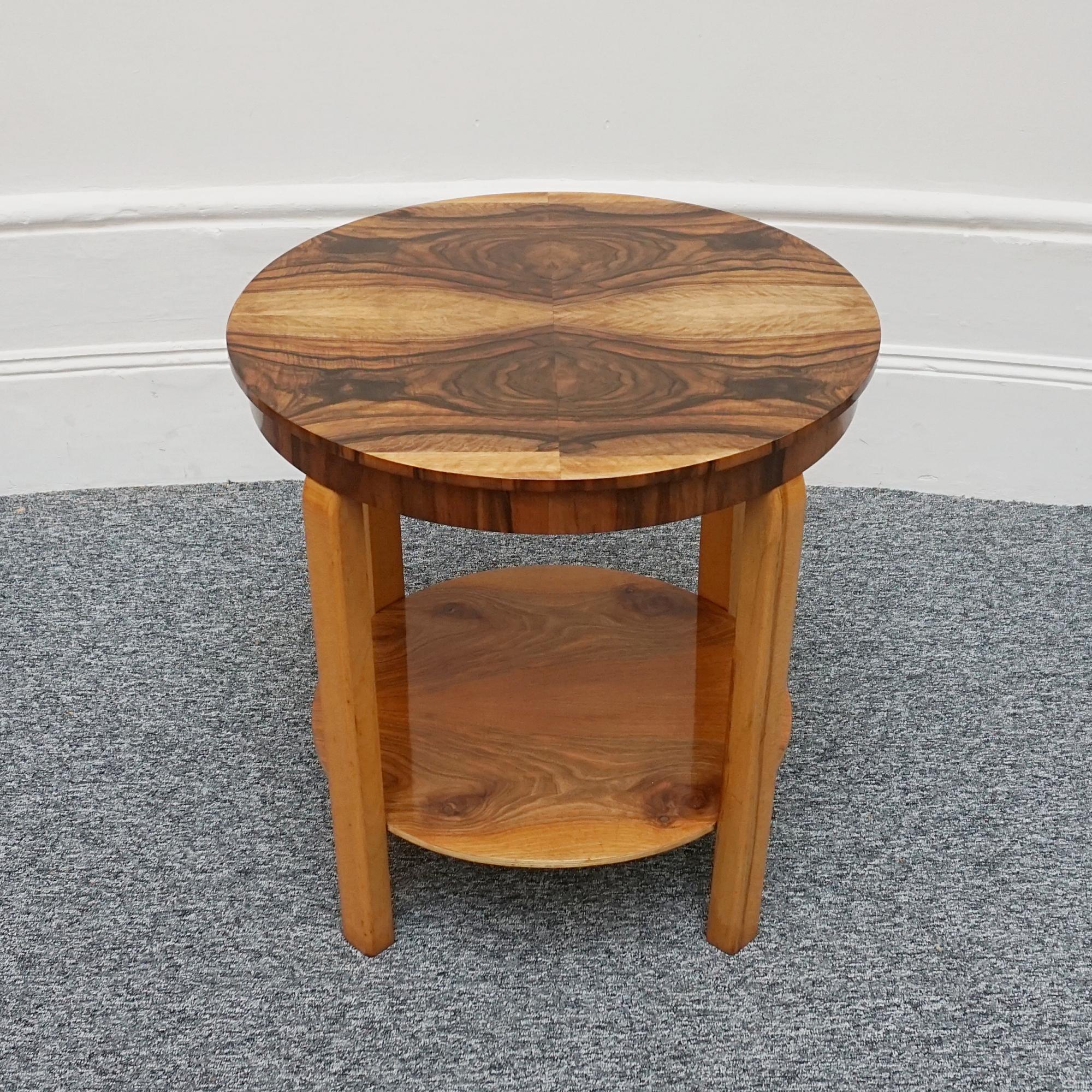 An Art Deco Walnut Side Table In Good Condition For Sale In Forest Row, East Sussex