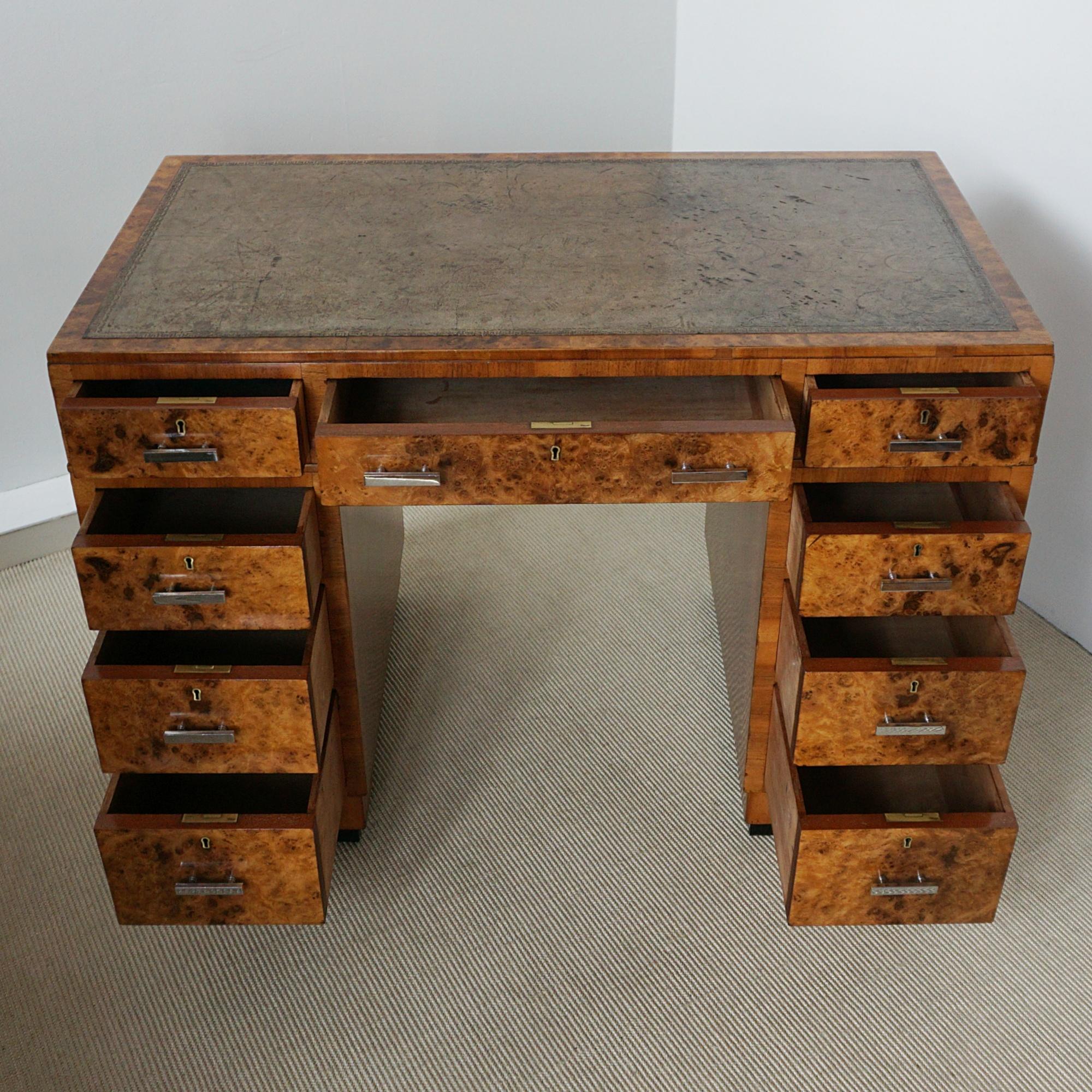 An Art Deco Writing Desk Attributed to Heal's Burr and Figured Walnut In Good Condition In Forest Row, East Sussex