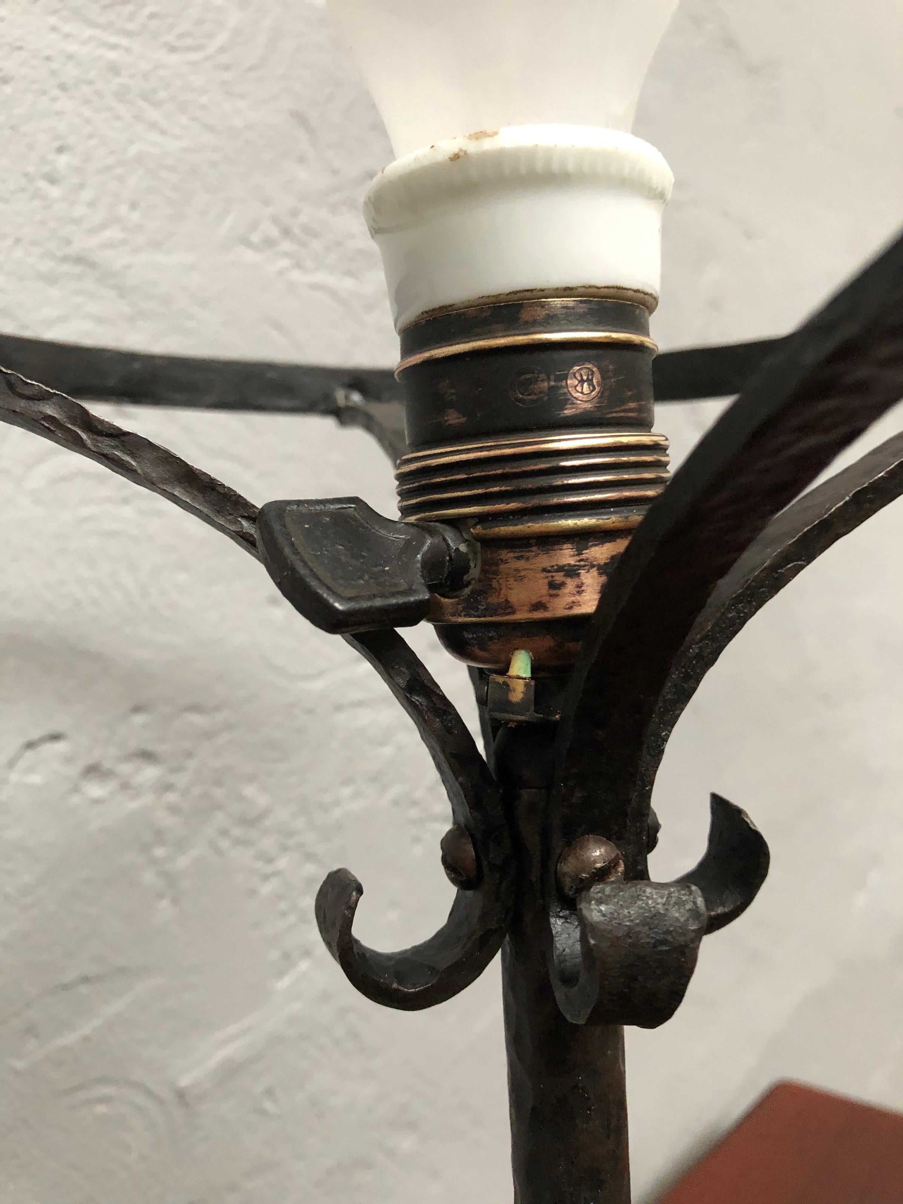 Mid-20th Century Art Deco Wrought Iron Table Lamp from the 1930s