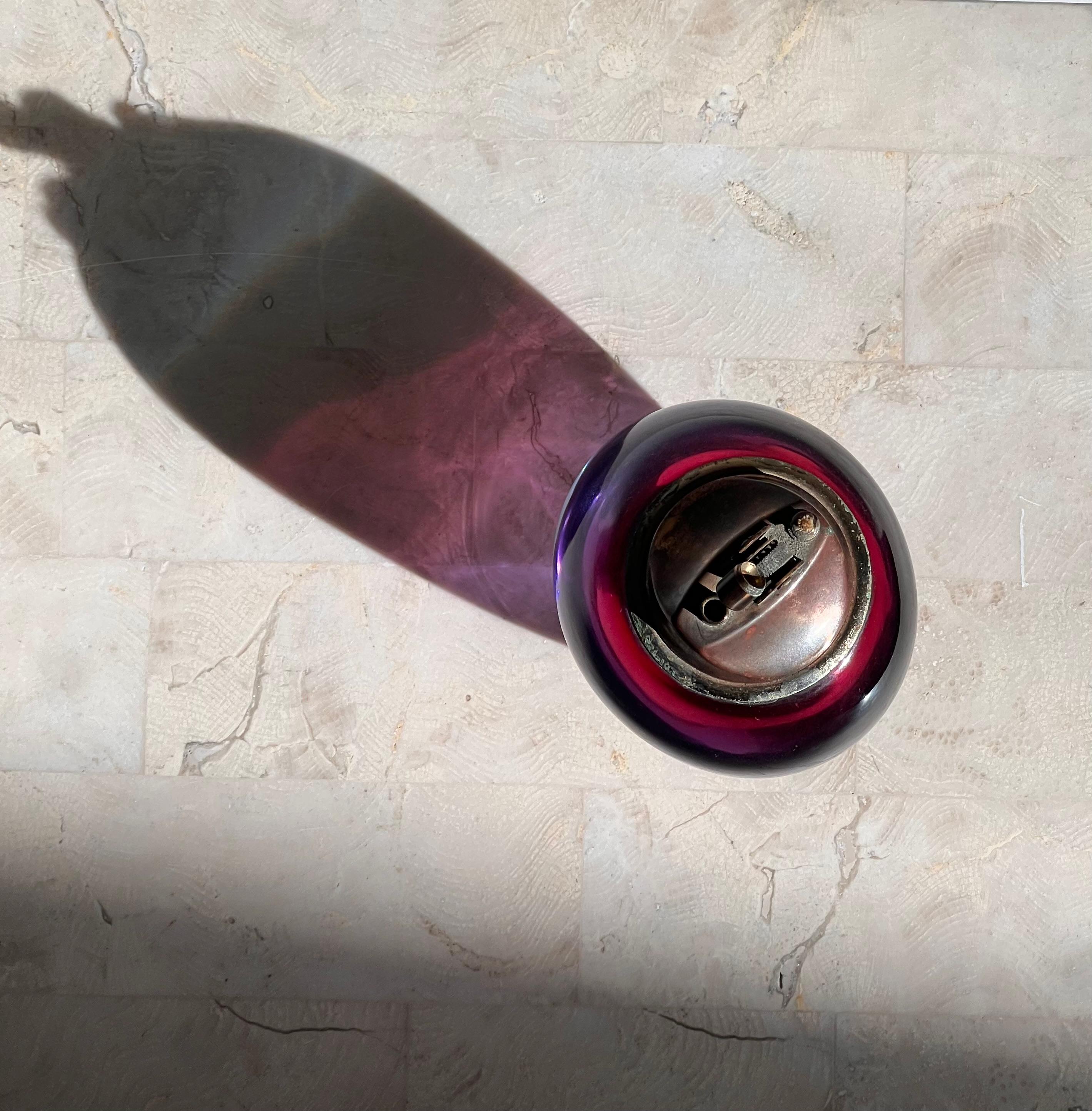 An art glass table lighter by Murano, mid 20th century For Sale 3