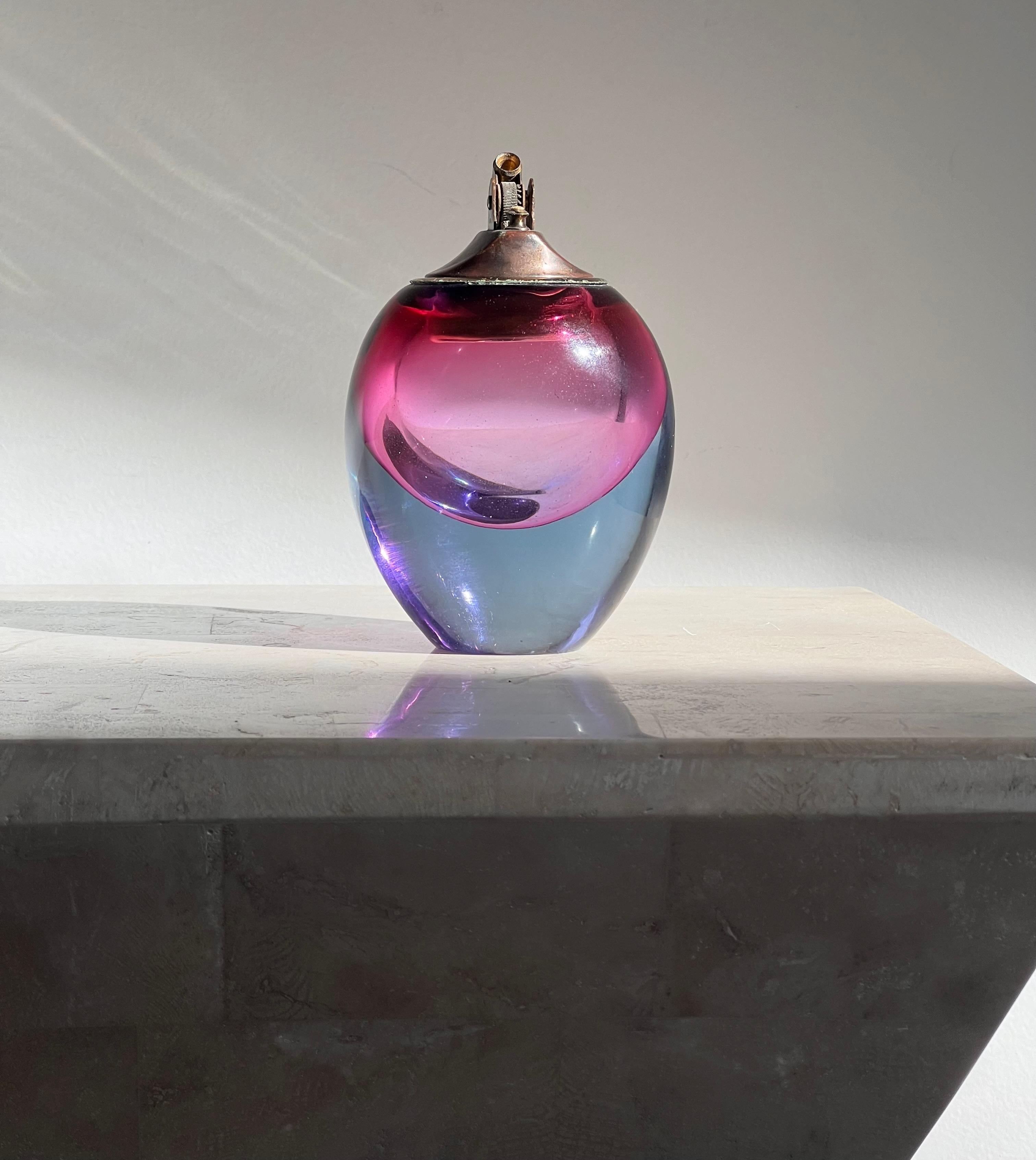 An art glass table lighter by Murano, mid 20th century For Sale 9