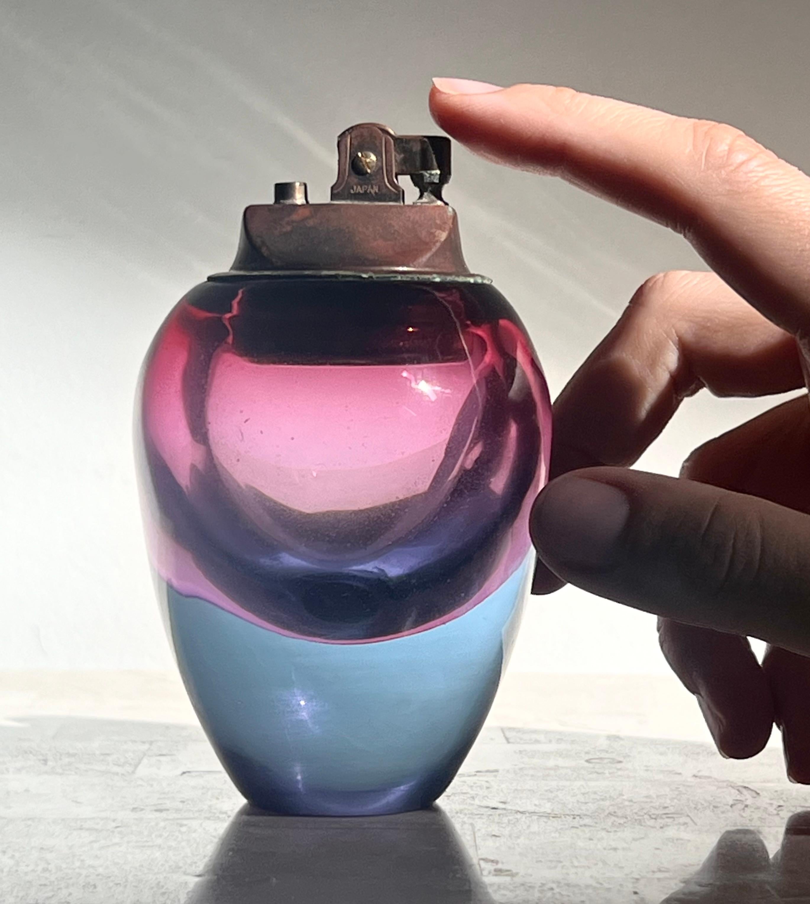 Mid-Century Modern An art glass table lighter by Murano, mid 20th century For Sale