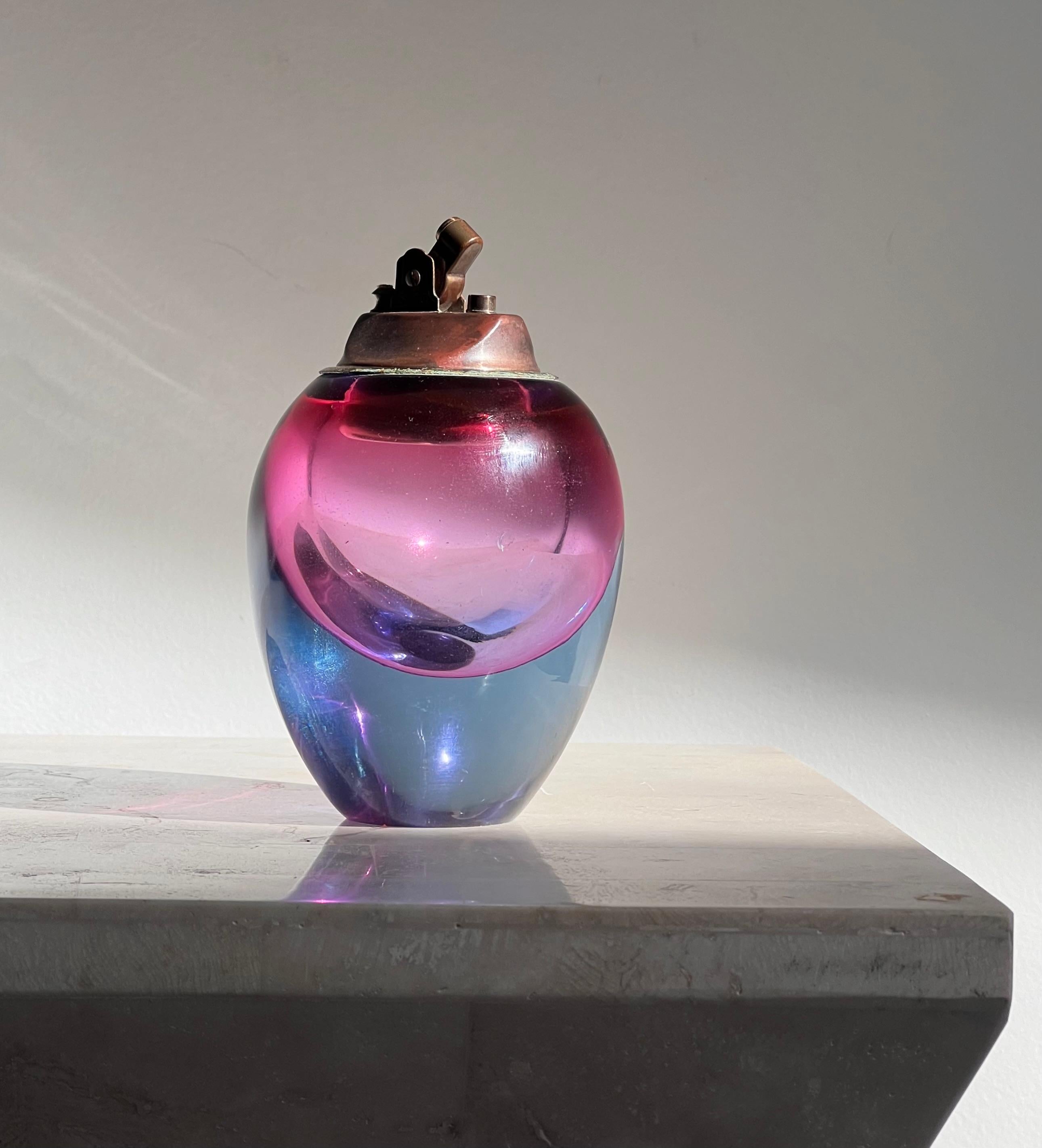 An art glass table lighter by Murano, mid 20th century In Good Condition For Sale In View Park, CA