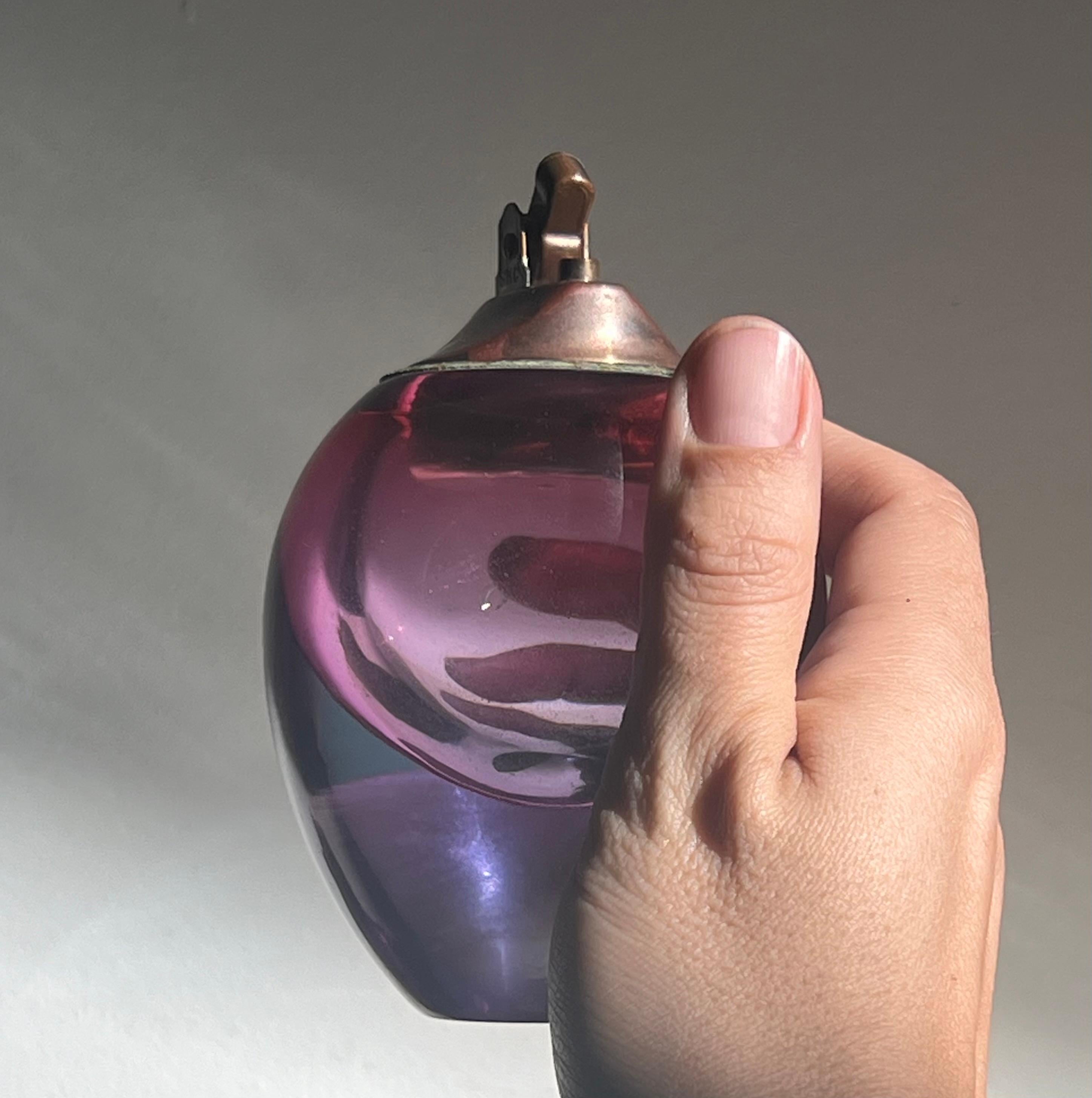 Mid-20th Century An art glass table lighter by Murano, mid 20th century For Sale