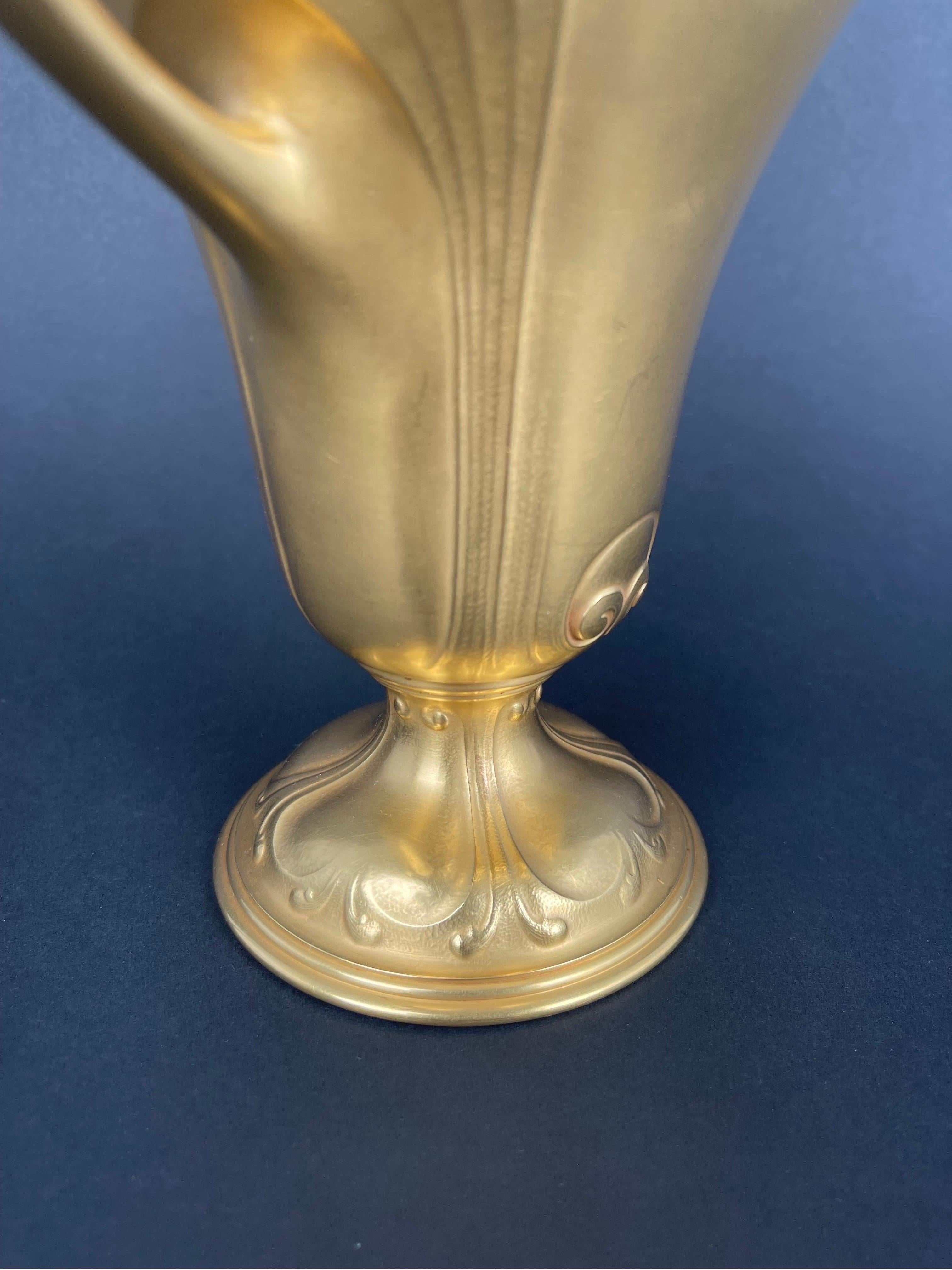An Art Nouveau 18k Yellow Gold Trophy By Tiffany & Co. In Good Condition For Sale In Pasadena, CA
