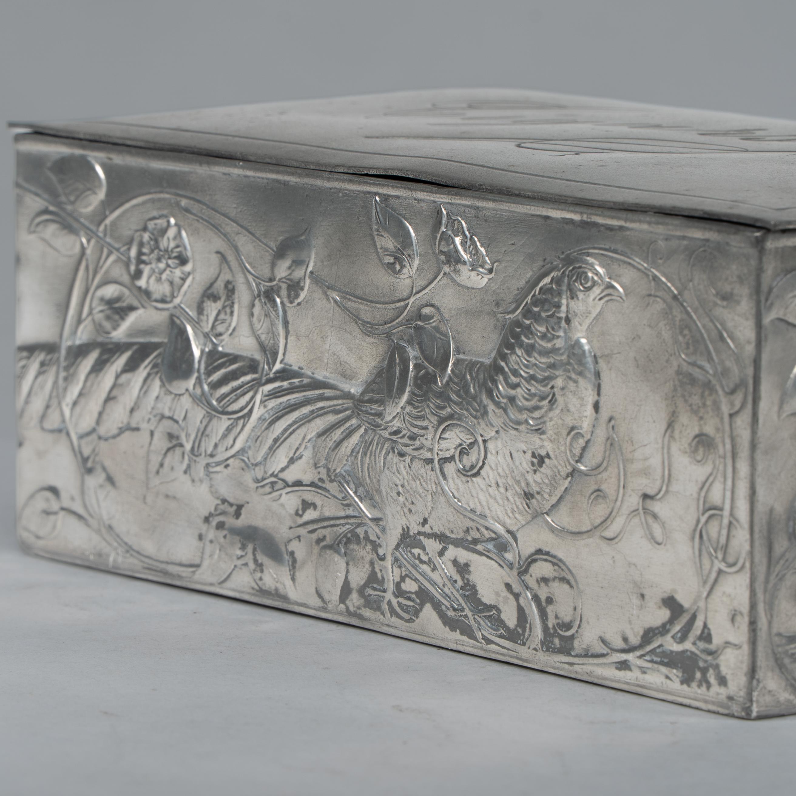 An Art Nouveau continental pewter cigar box w. cedar lining & decor of pheasant For Sale 5