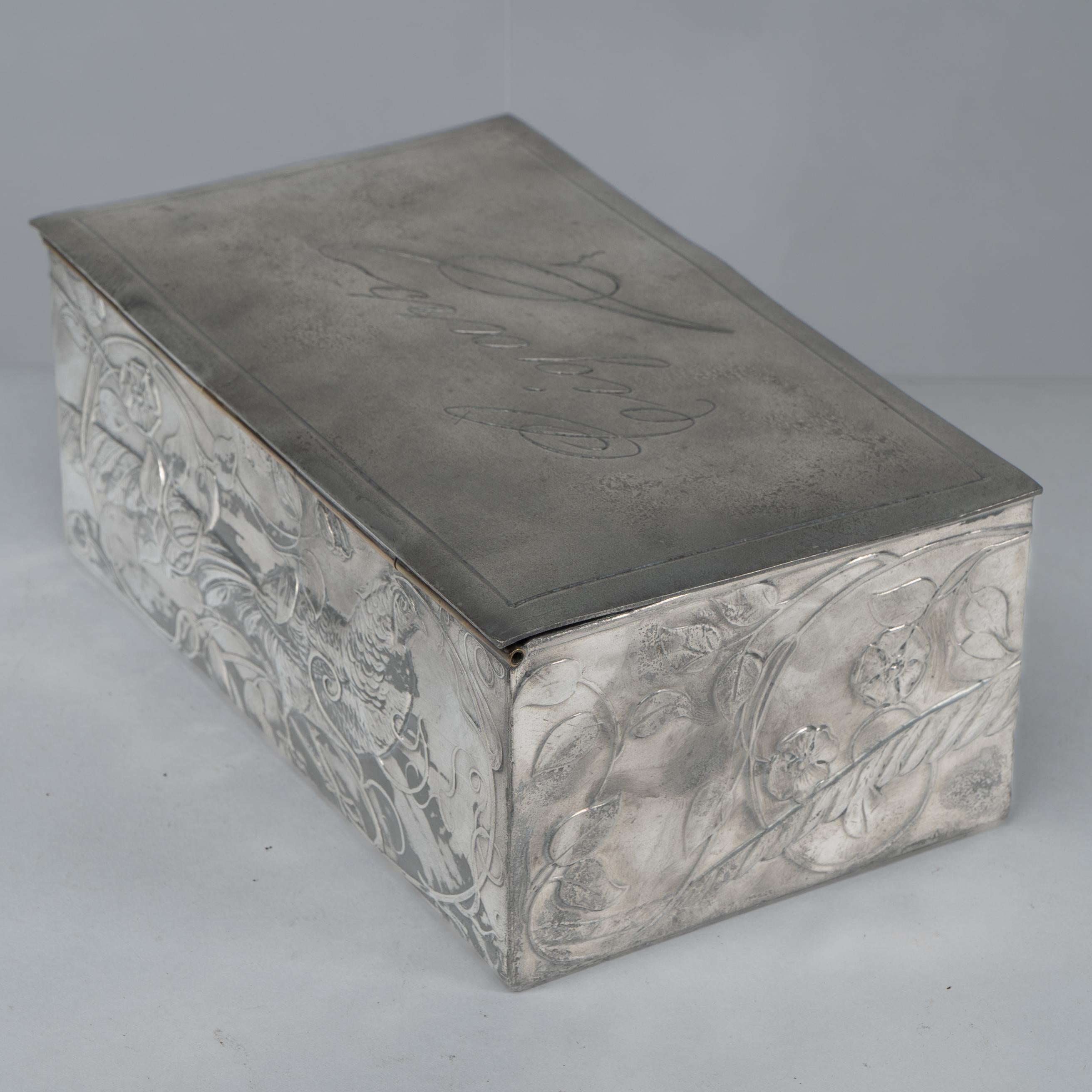 Pewter An Art Nouveau continental pewter cigar box w. cedar lining & decor of pheasant For Sale