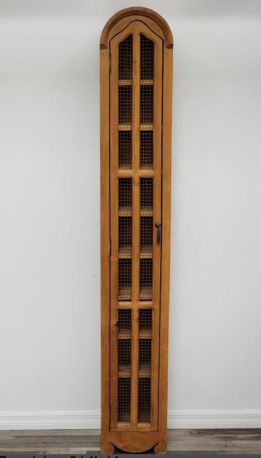 Ein hoher, schmaler Jugendstil-/Handwerkstisch aus Kiefernholz, frühes 20. Jahrhundert im Angebot 3