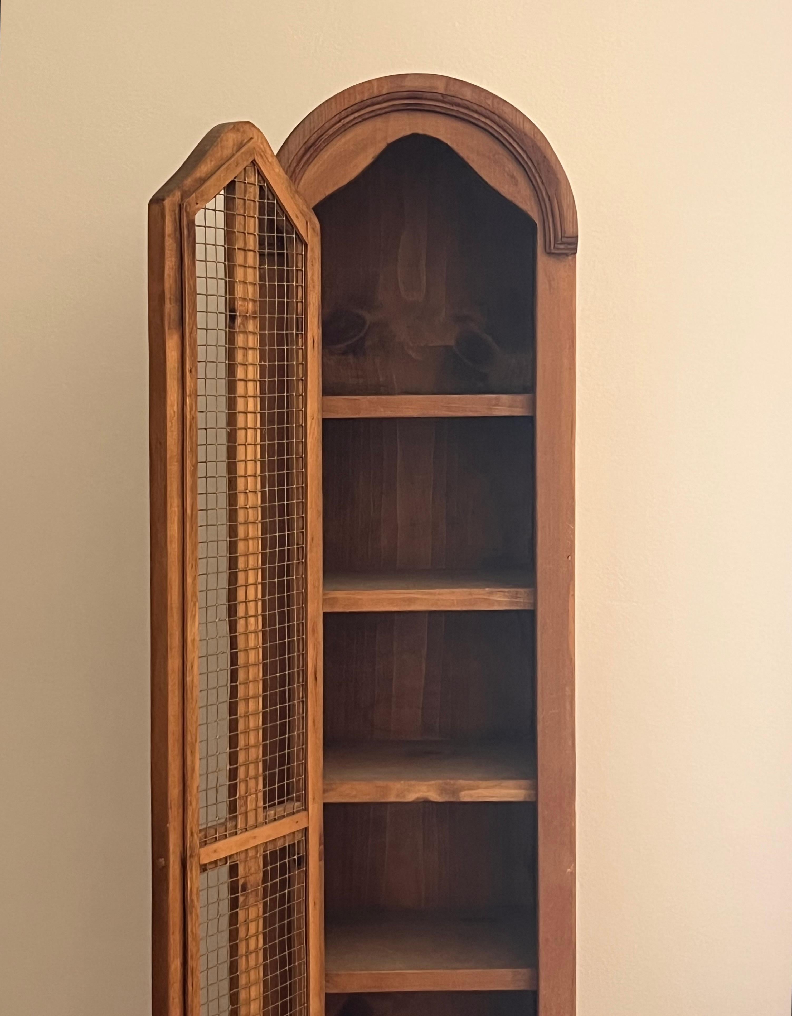 Ein hoher, schmaler Jugendstil-/Handwerkstisch aus Kiefernholz, frühes 20. Jahrhundert im Angebot 8