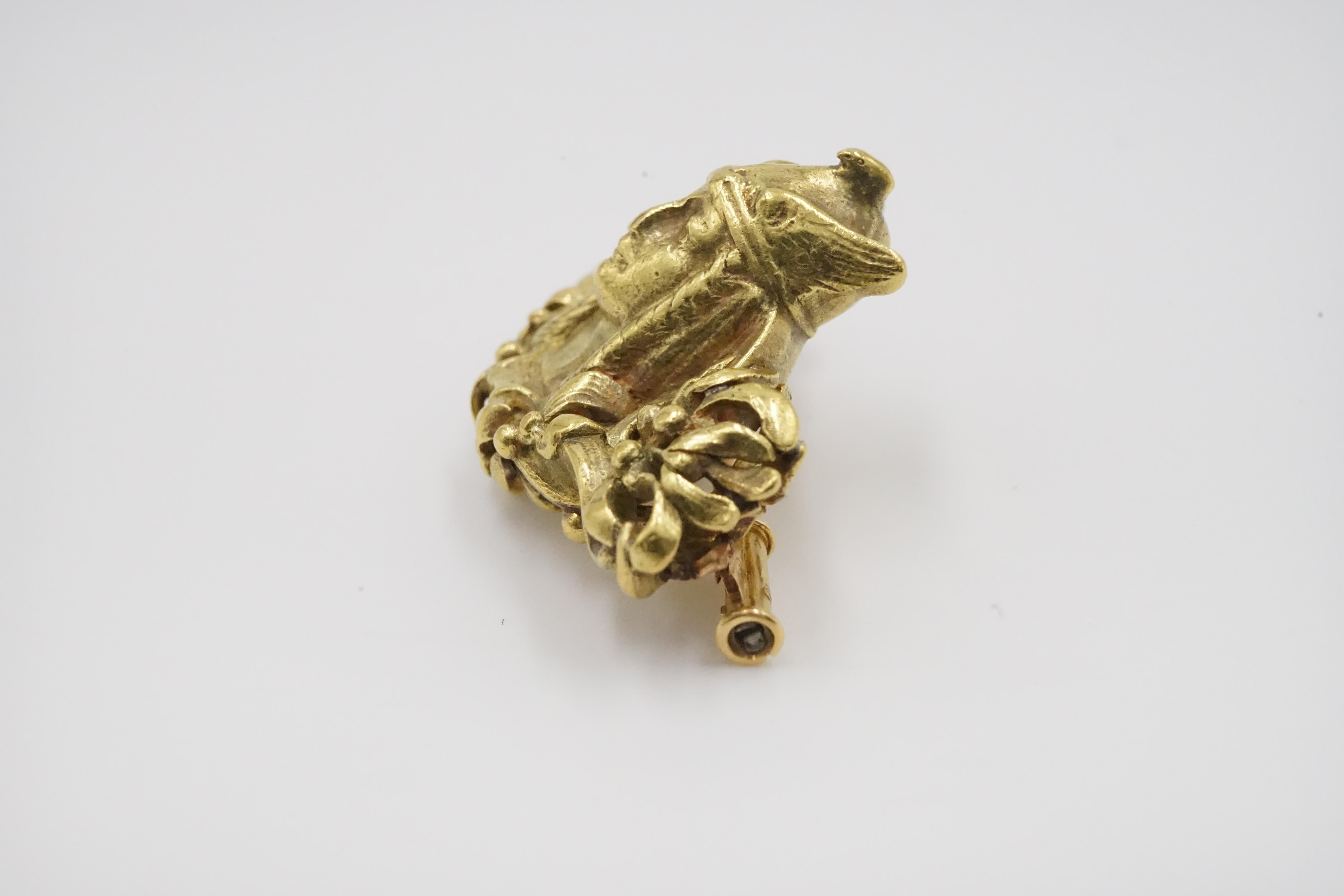 Art Nouveau Gold Valkyrie Brooch by Boucheron Paris In Good Condition For Sale In London, GB