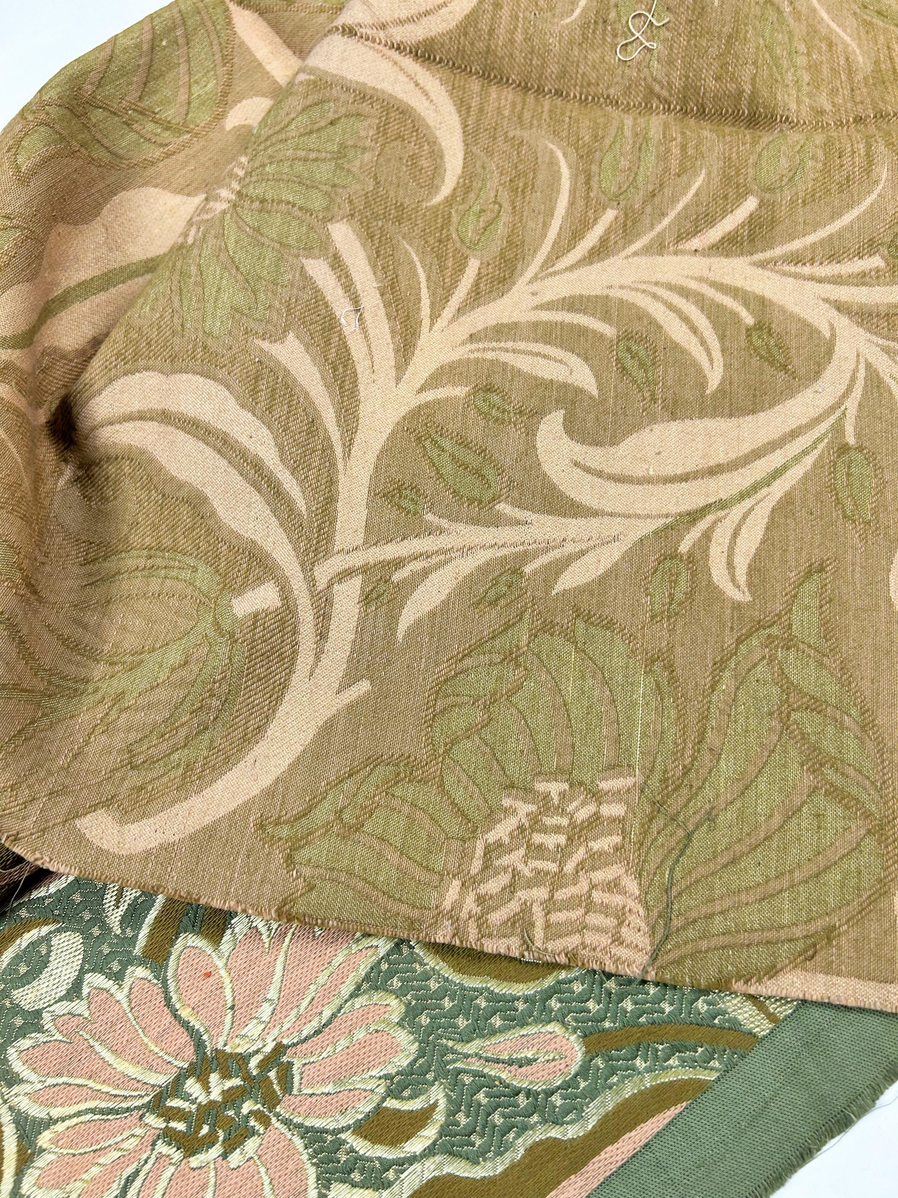 An Art Nouveau Jacquart weaven length - France Circa 1900 For Sale 5