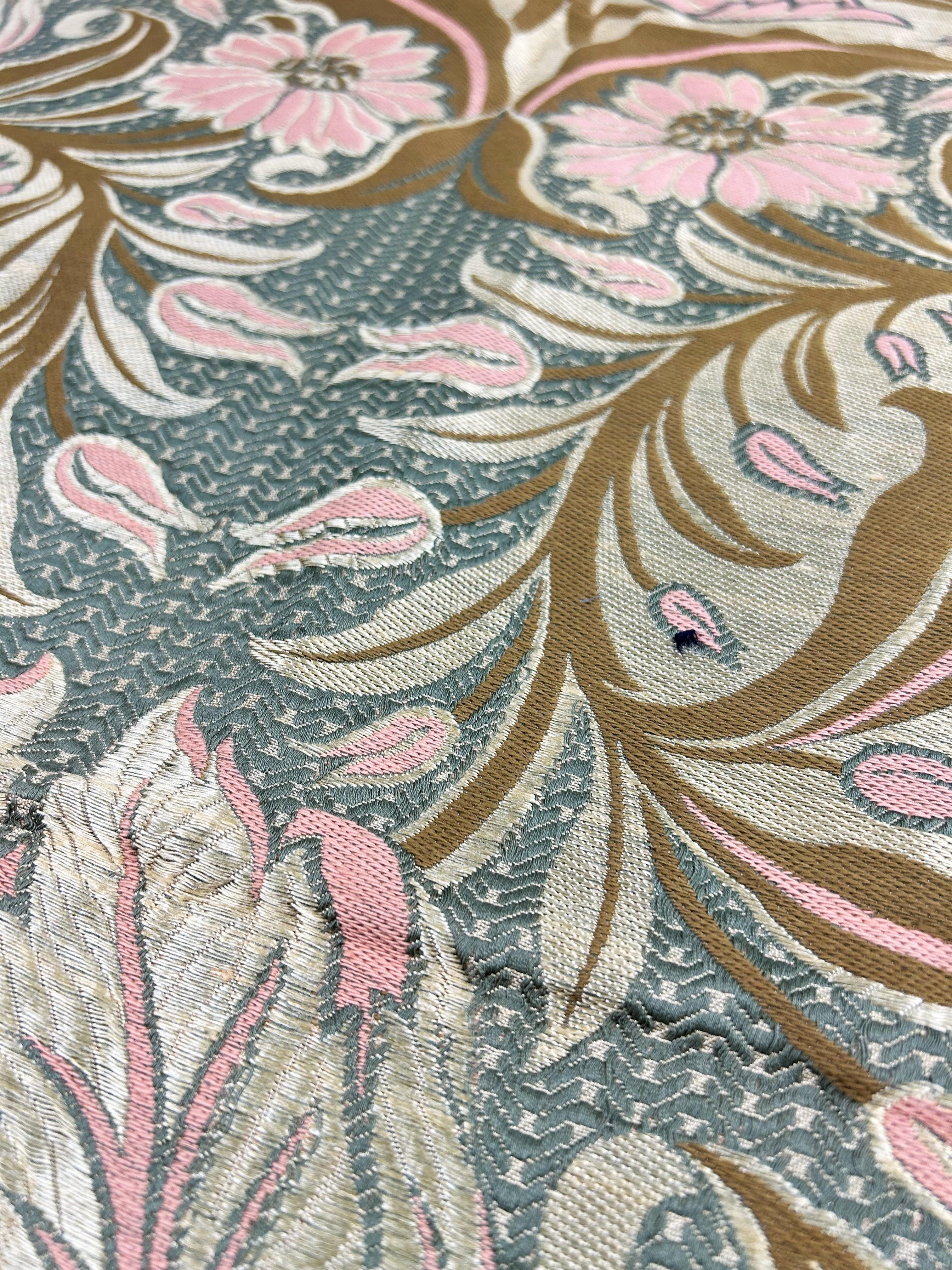 An Art Nouveau Jacquart weaven length - France Circa 1900 For Sale 1