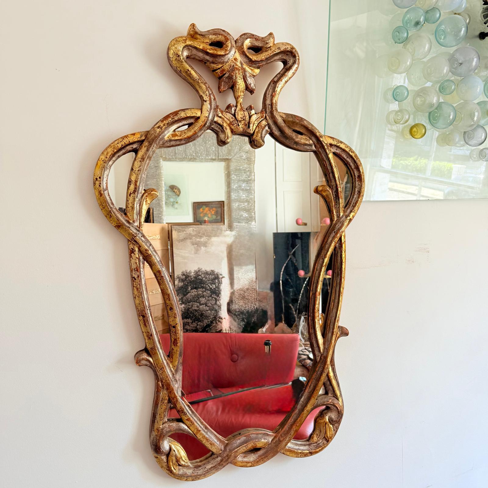 Français Miroir Art Nouveau dans un cadre en bois doré et argenté. A.I.C. C.1910 en vente