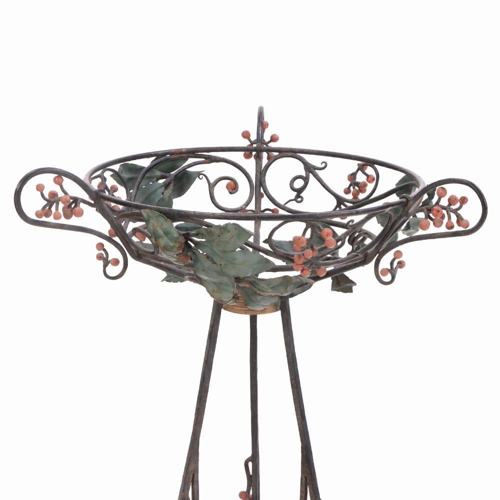 Jardinera de hierro de estilo Art Nouveau, c. 1950. Hierro en venta