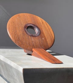 Künstlerisch gestalteter dänischer Weinhalter aus Teakholz, Mitte des 20. Jahrhunderts, signiert