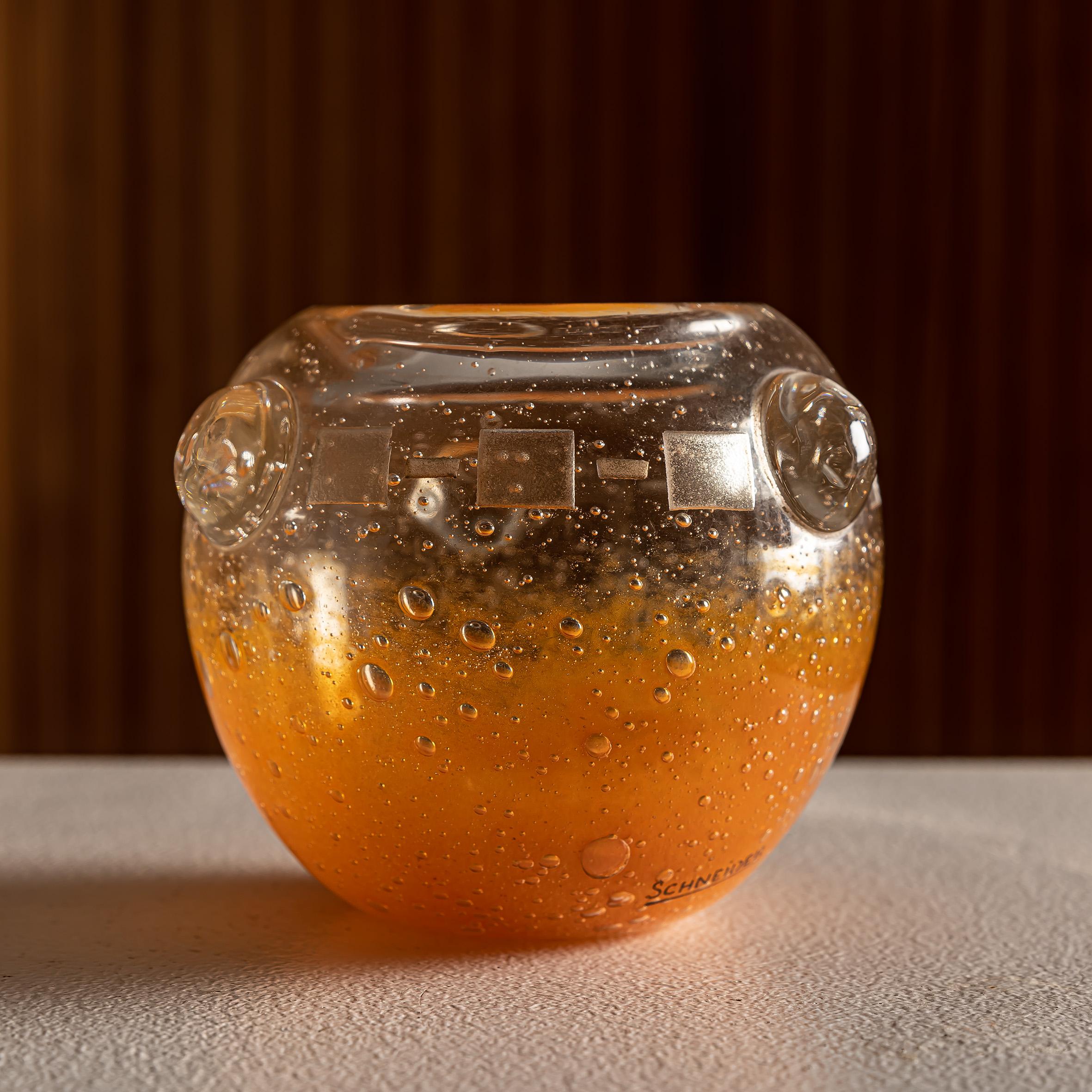 Début du 20ème siècle Un vase artistique en verre Art déco de Charles Schneider en vente