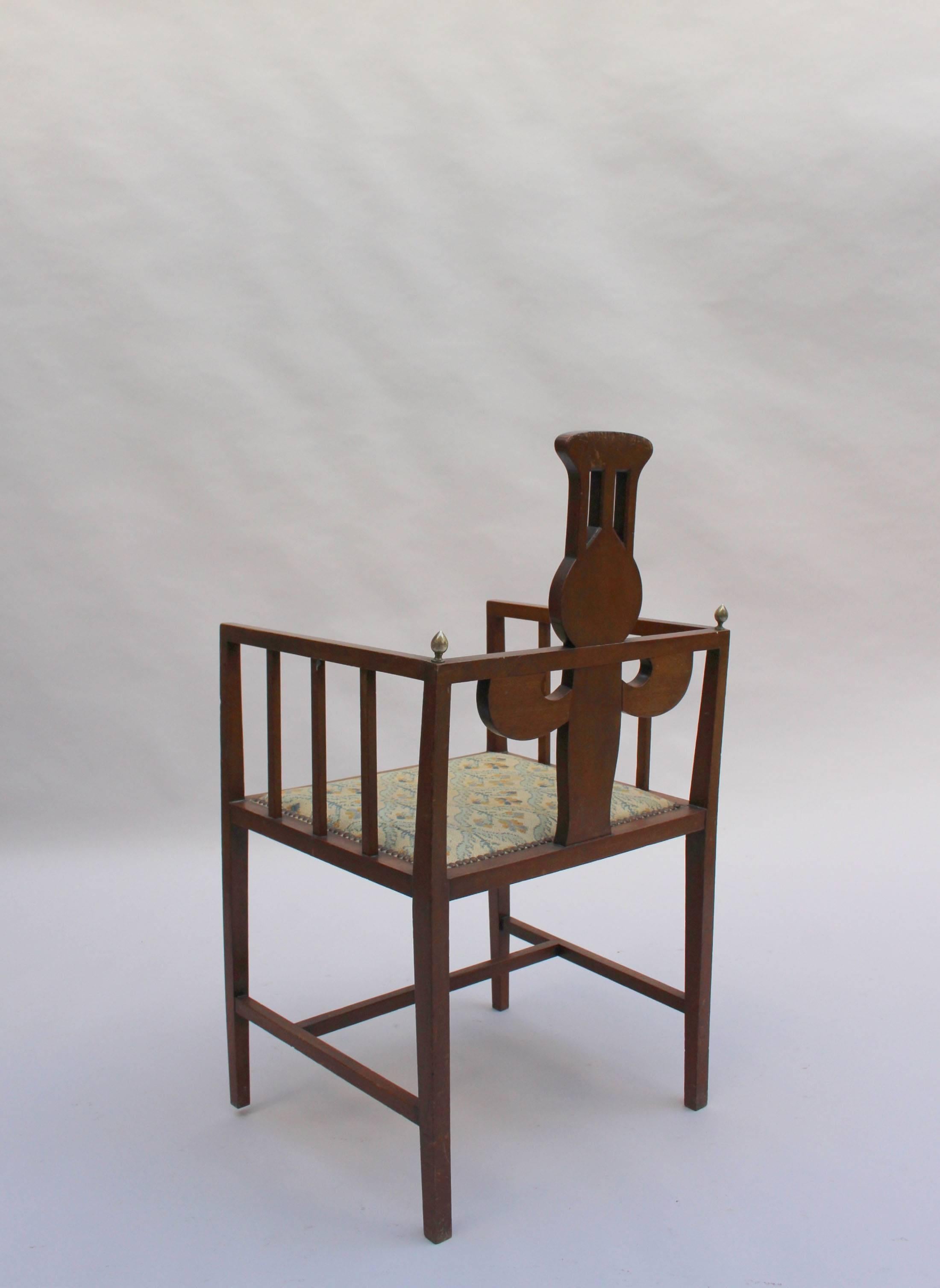 Fine Arts & Crafts Armchair by G M Ellwood, Made by J S Henry In Good Condition For Sale In Long Island City, NY
