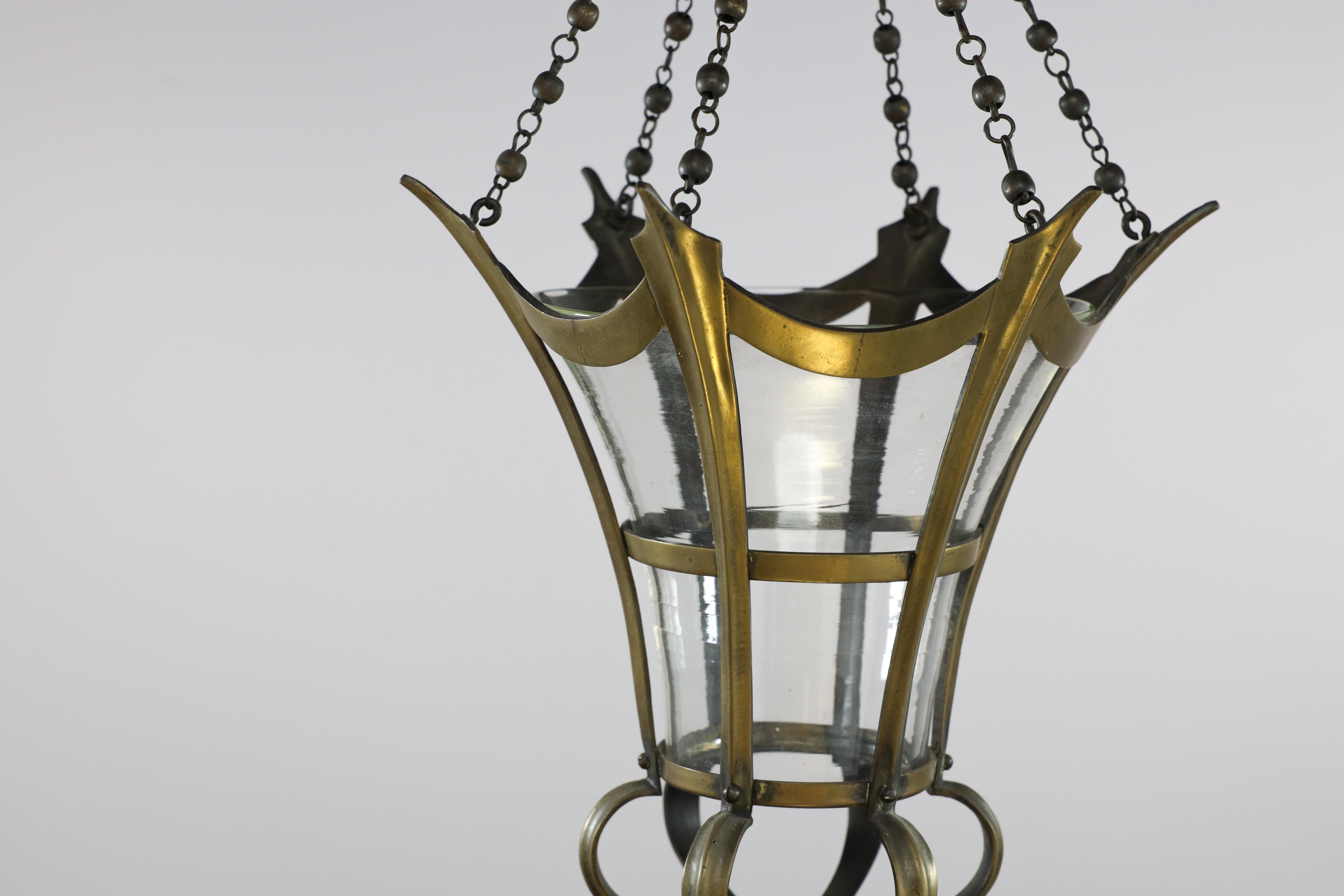 Lanterne de forme conique en laiton Arts and Crafts avec son abat-jour conique d'origine en vente 2