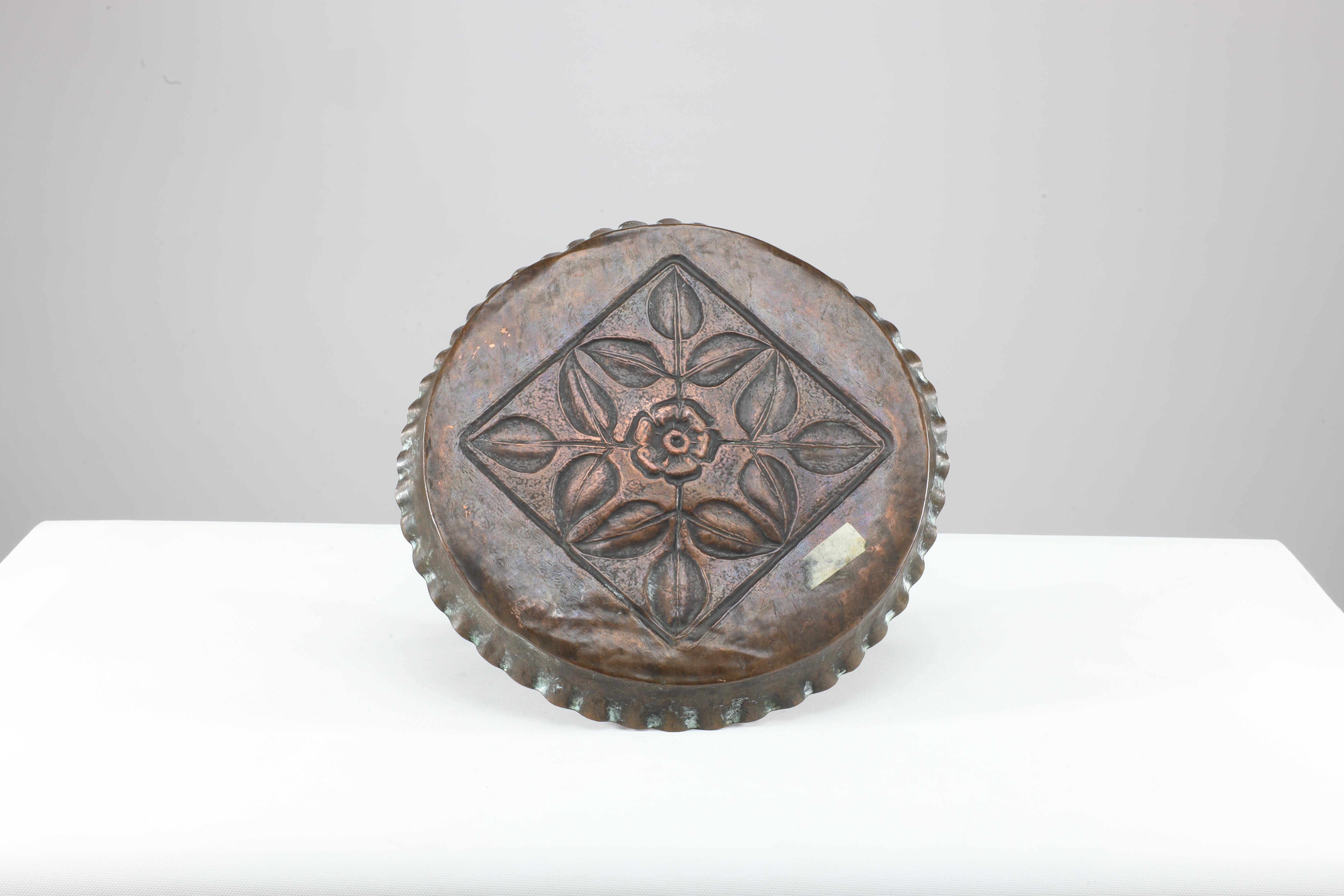 Eine Kupferplatte im Arts and Crafts-Stil im Angebot 4