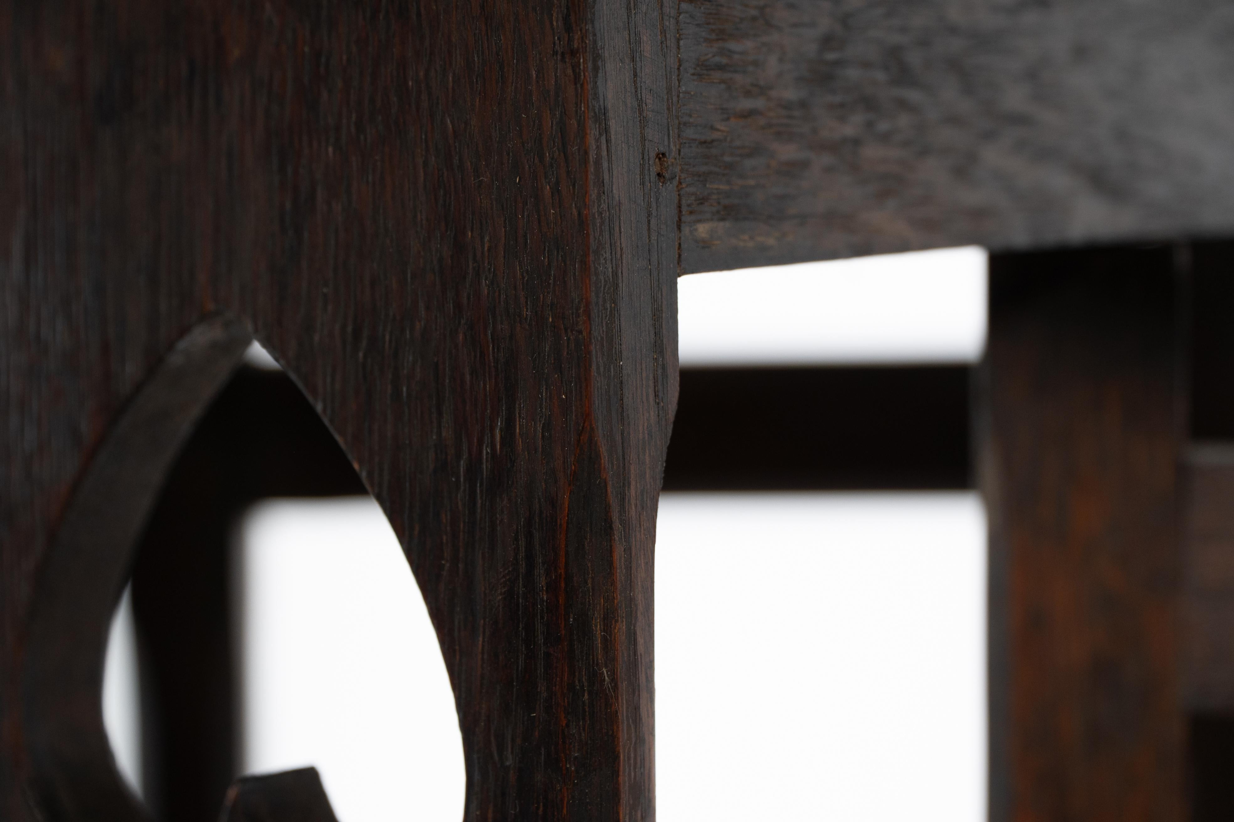 Table à thé ou d'appoint à abattant en chêne de style Cotswold Arts and Crafts. en vente 9