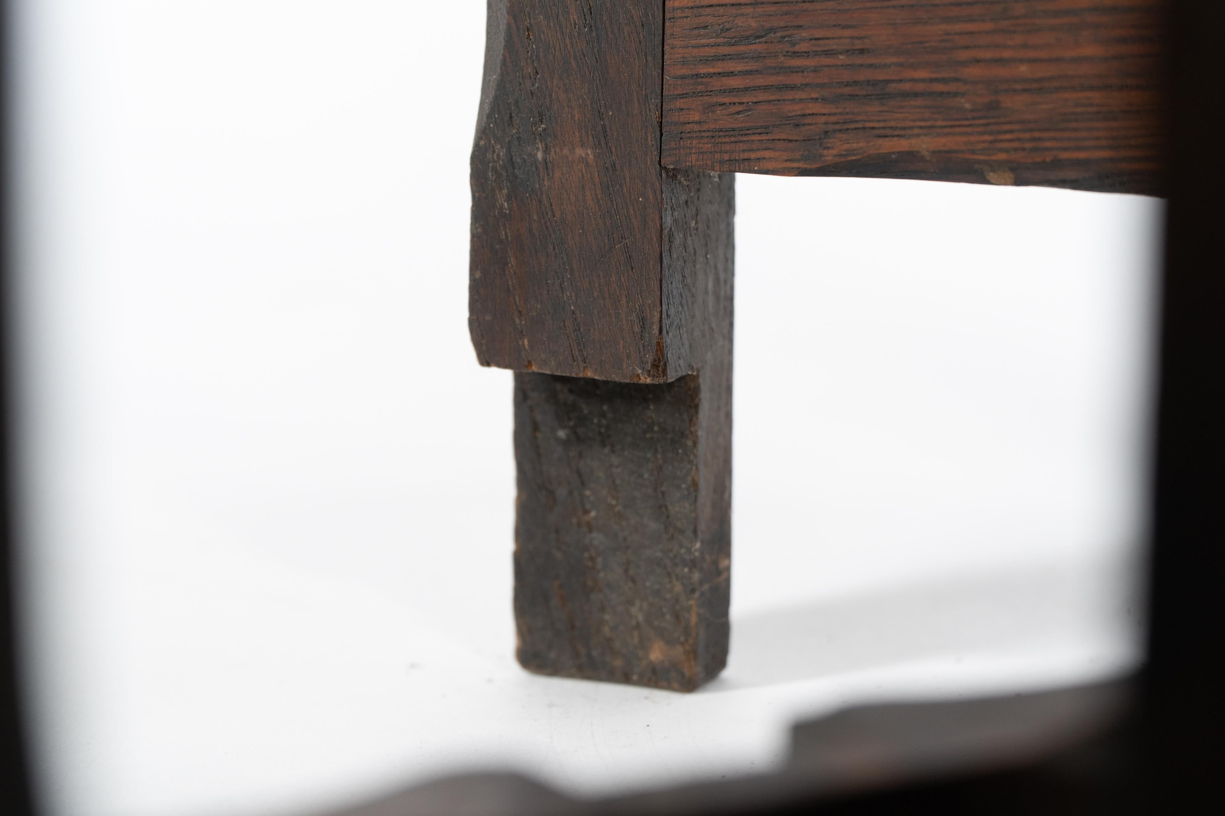 Table à thé ou d'appoint à abattant en chêne de style Cotswold Arts and Crafts. en vente 11