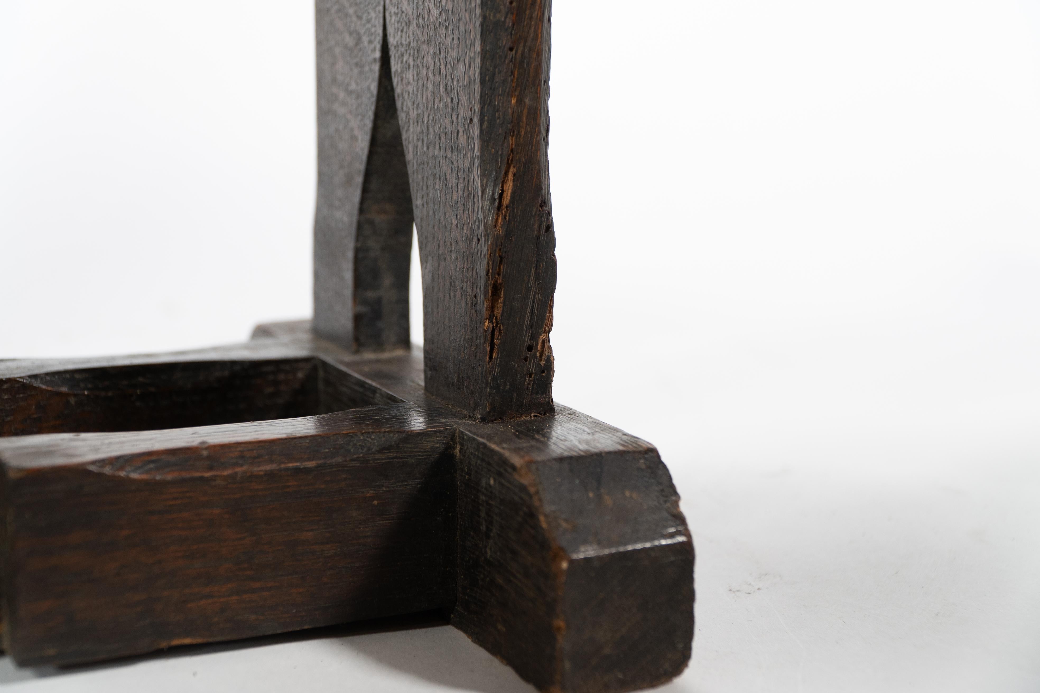 Table à thé ou d'appoint à abattant en chêne de style Cotswold Arts and Crafts. en vente 14