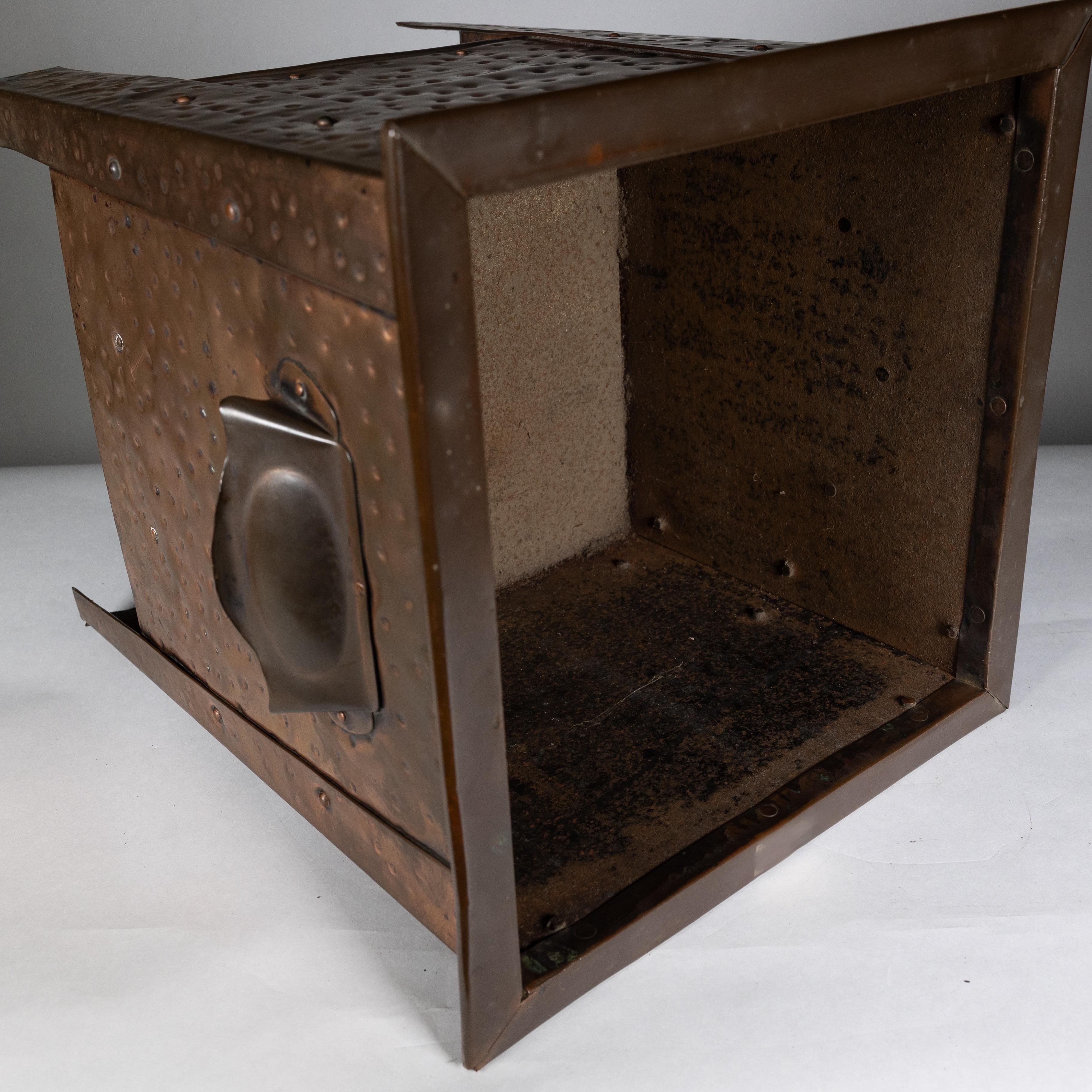 Carbonera de cobre con decoración floral de la Escuela de Artes y Oficios de Glasgow en venta 6
