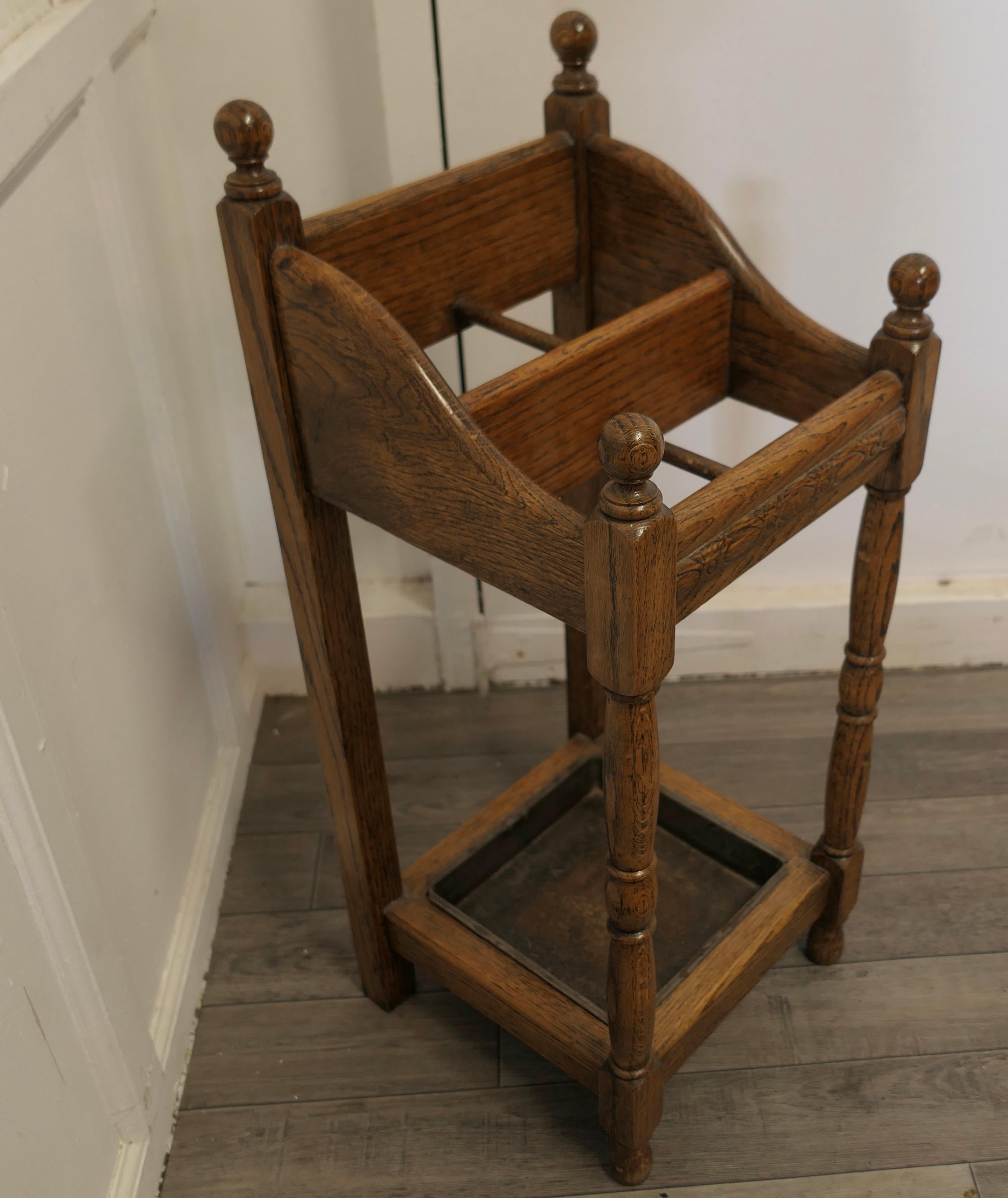 Arts and Crafts Golden Oak Hall Table Stick Stand In Good Condition For Sale In Chillerton, Isle of Wight