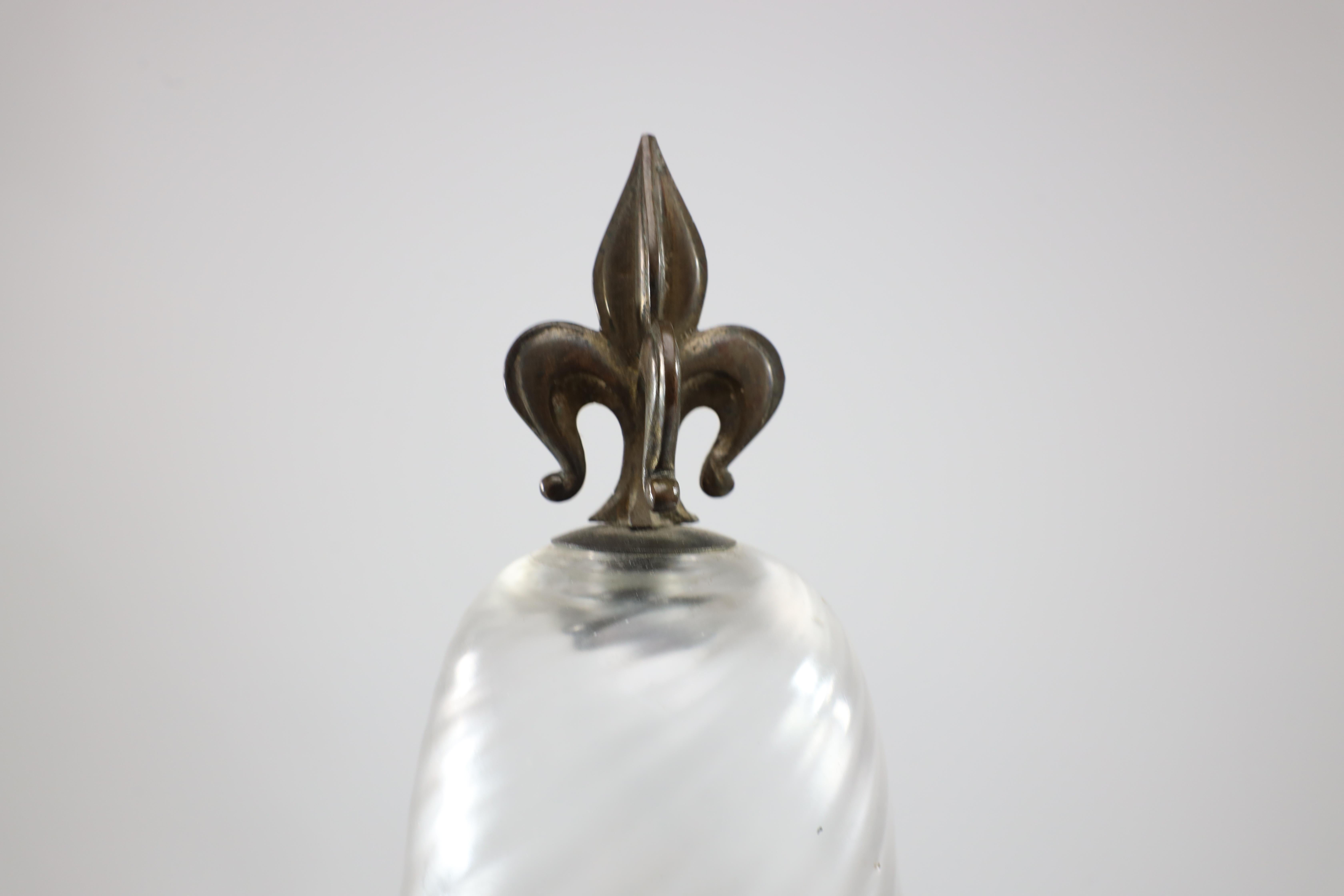 Arts and Crafts/Gothic patinierte Bronze-Deckenleuchte (Frühes 20. Jahrhundert) im Angebot