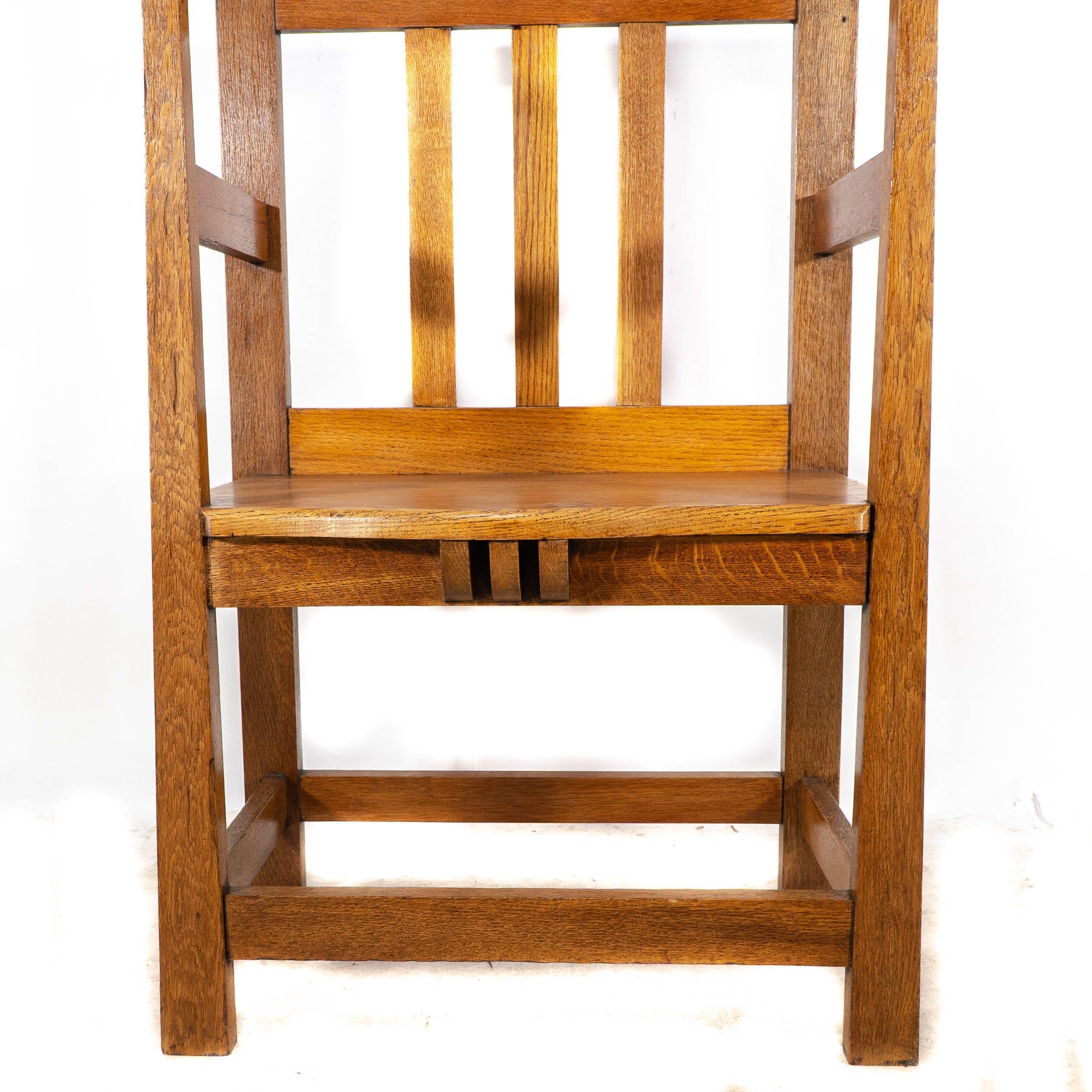 Un sedile da sala in stile Glasgow, realizzato in stile Arts and Crafts, con piani allungati con cappuccio. in vendita 4
