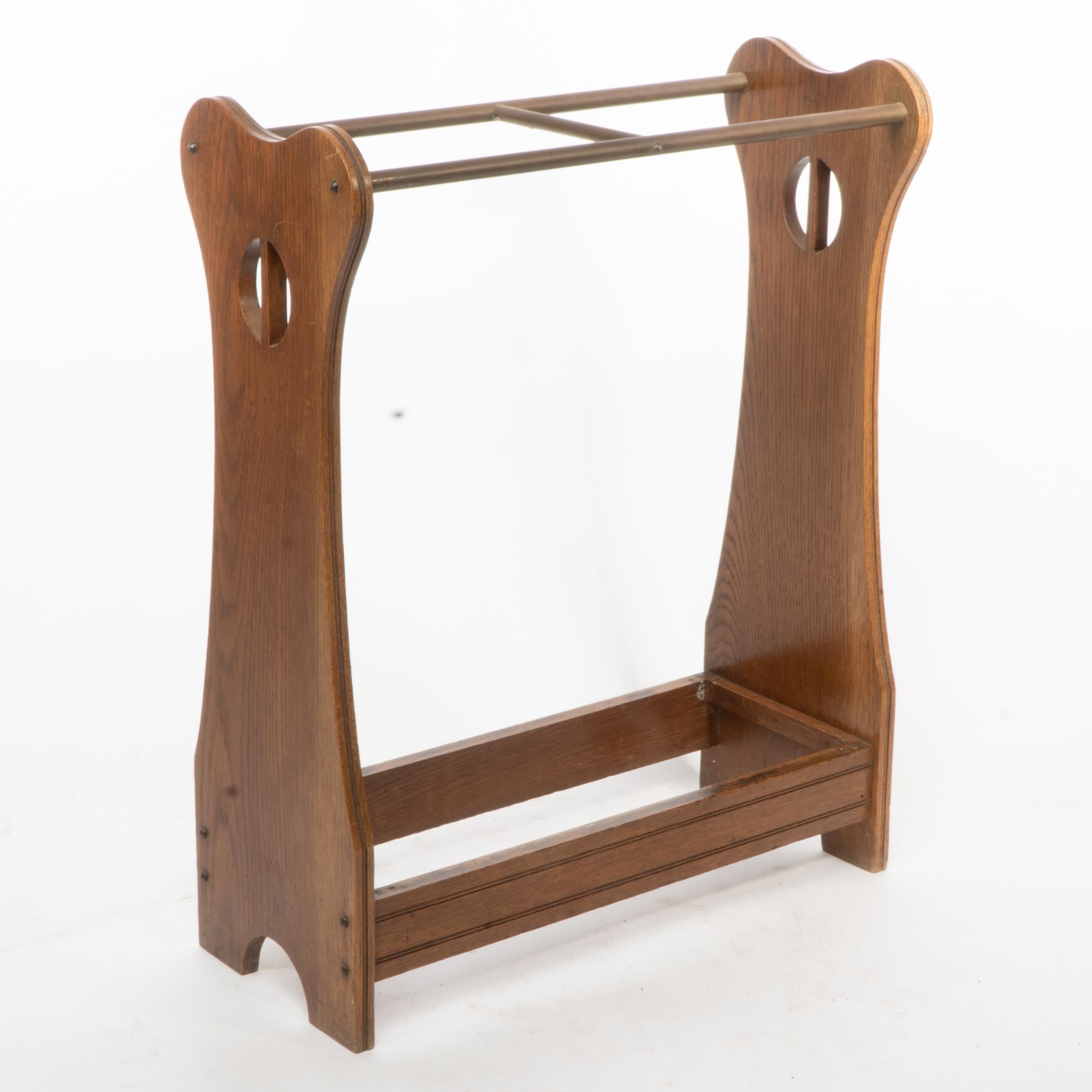 Un portaombrelli e bastoni da passeggio in legno di quercia di Arts and Crafts in vendita 4