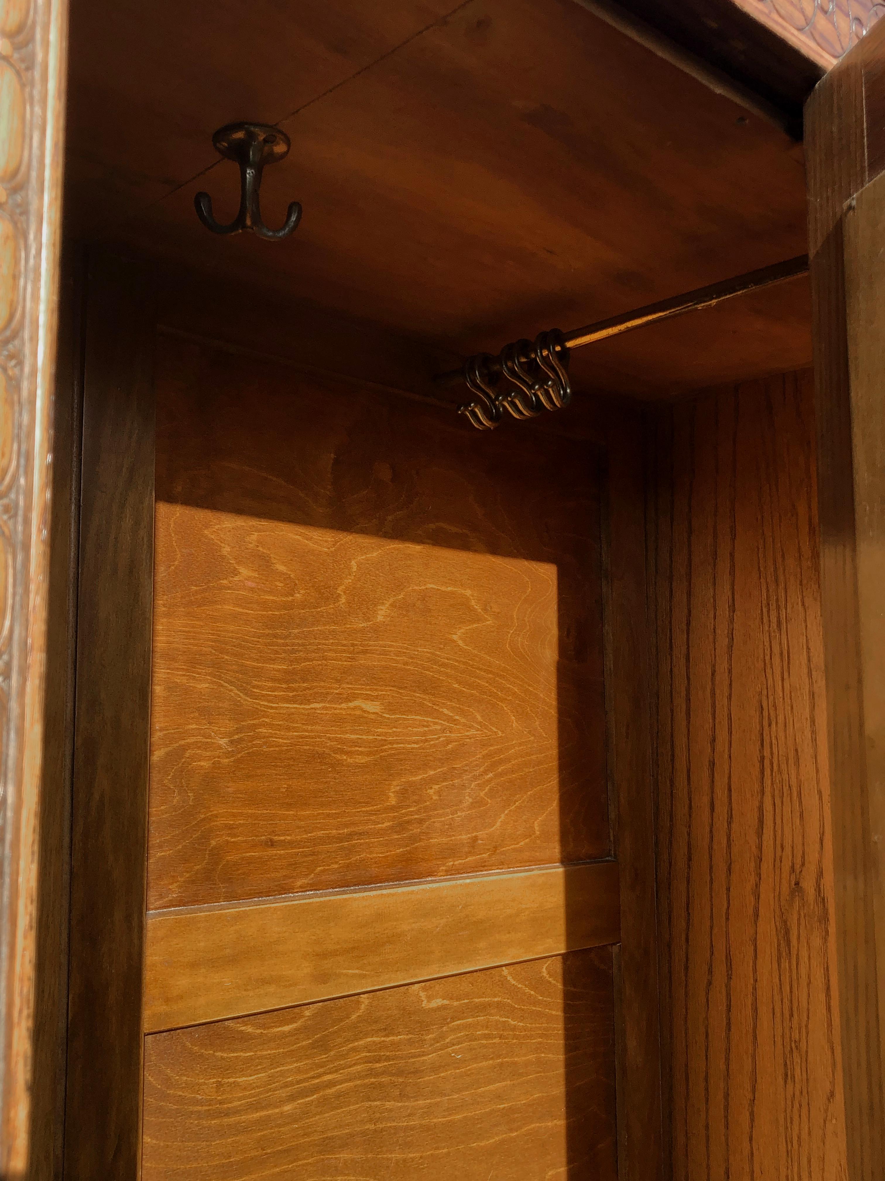 An ARTS & CRAFTS / ART NOUVEAU Wardrobe CABINET by HARRIS LEBUS, England 1900 For Sale 5