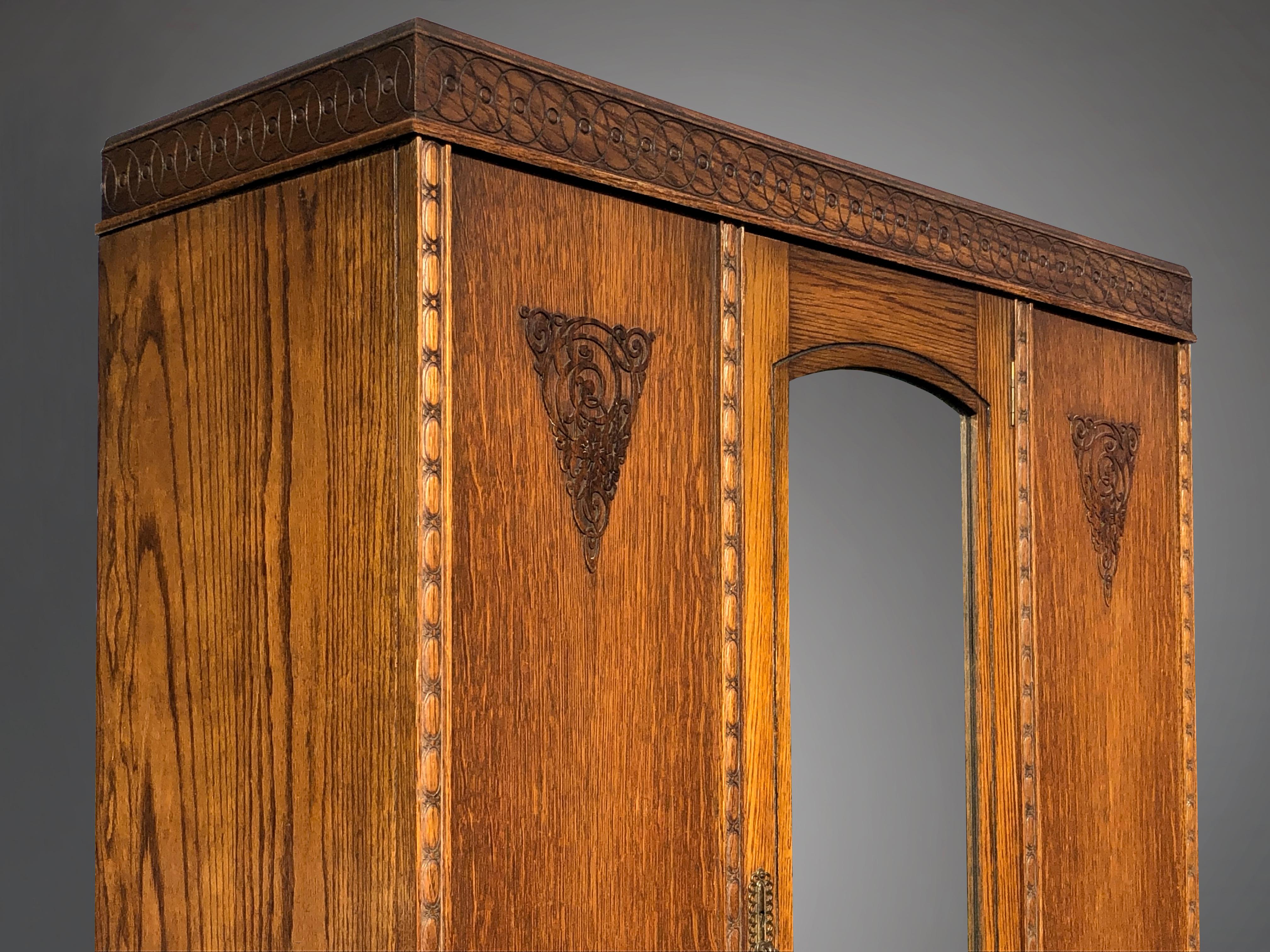 An ARTS & CRAFTS / ART NOUVEAU Wardrobe CABINET by HARRIS LEBUS, England 1900 For Sale 3