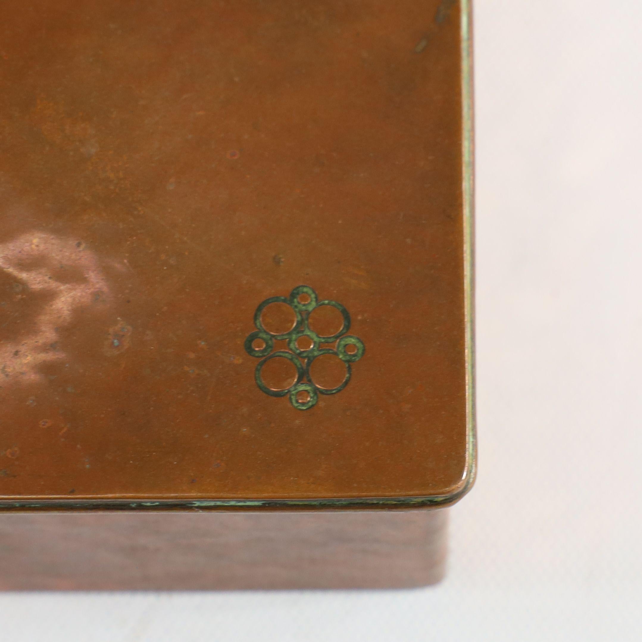 Juego de tocador o escritorio Arts & Crafts de cuatro piezas martillado a mano en venta 11