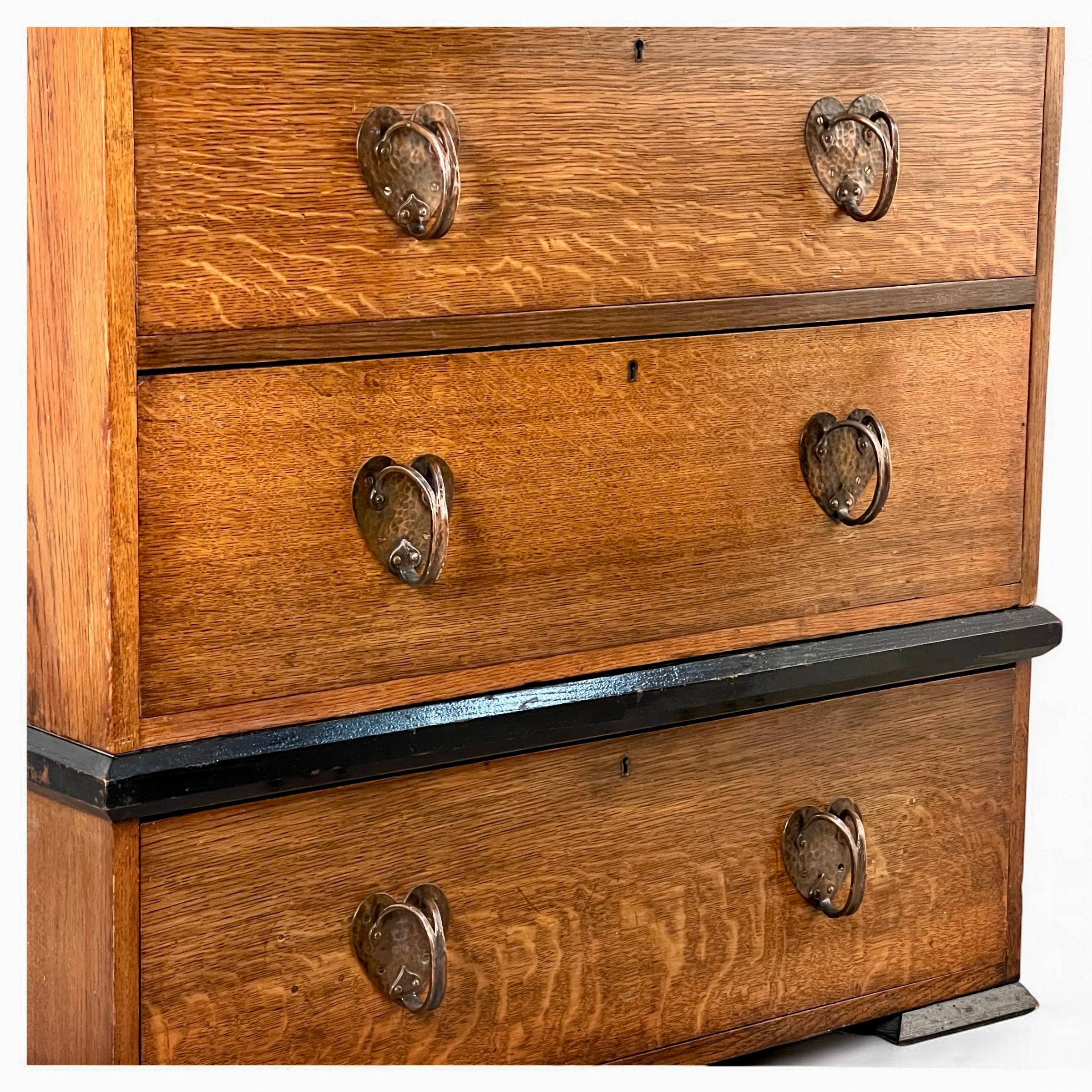 An Arts & Crafts Oak Linen Press In The Manner Of Liberty London For Sale 4