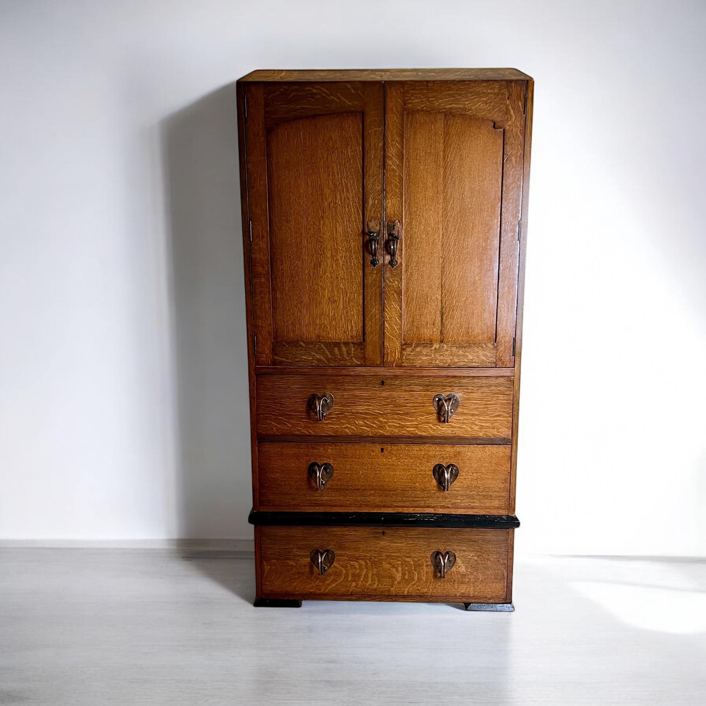 An Arts & Crafts Oak Linen Press In The Manner Of Liberty London For Sale 1